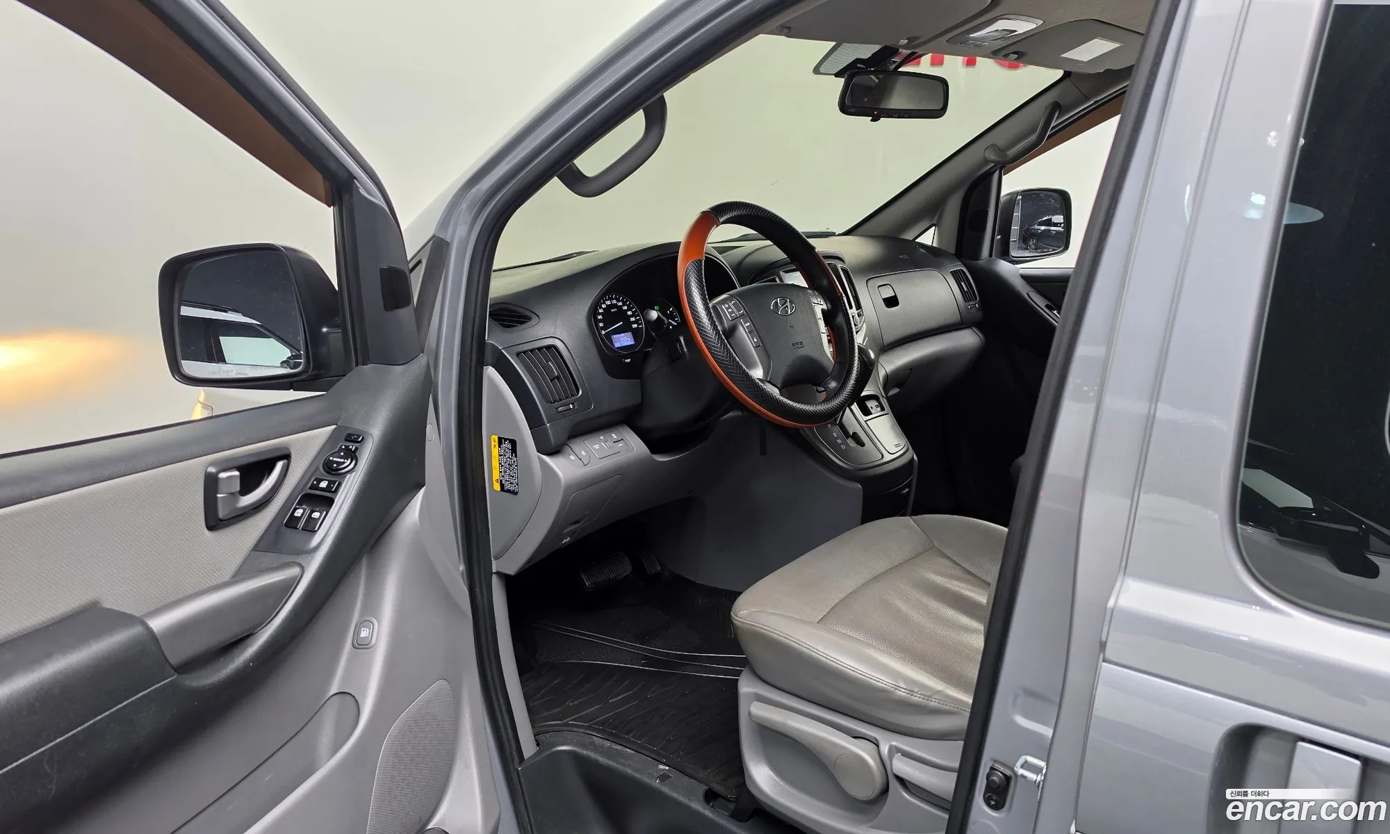 Hyundai Grand Starex 2020 — 13