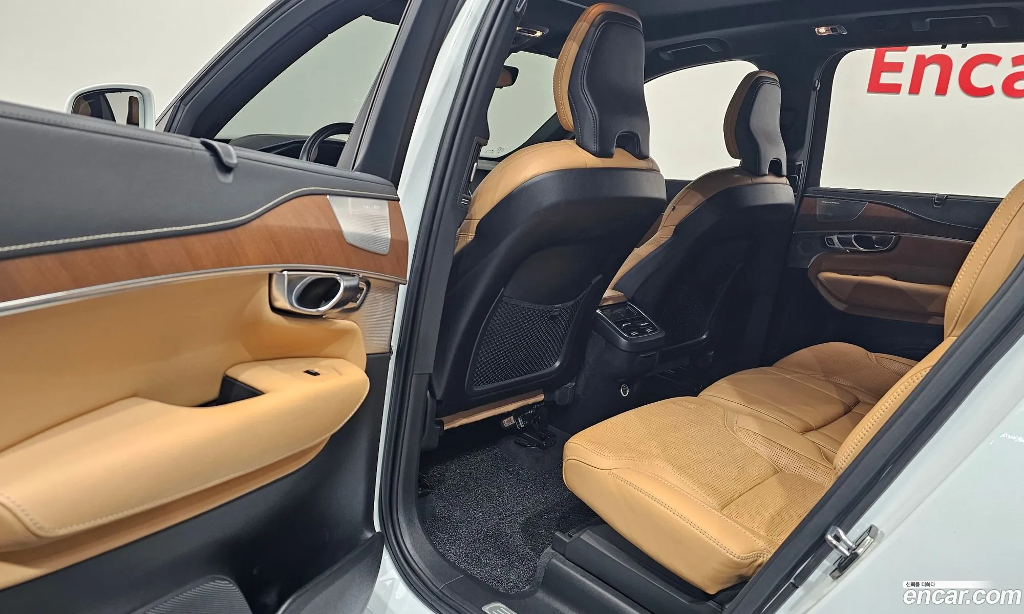 Volvo XC90 2019 YV1LFA22CK1452061 — 29