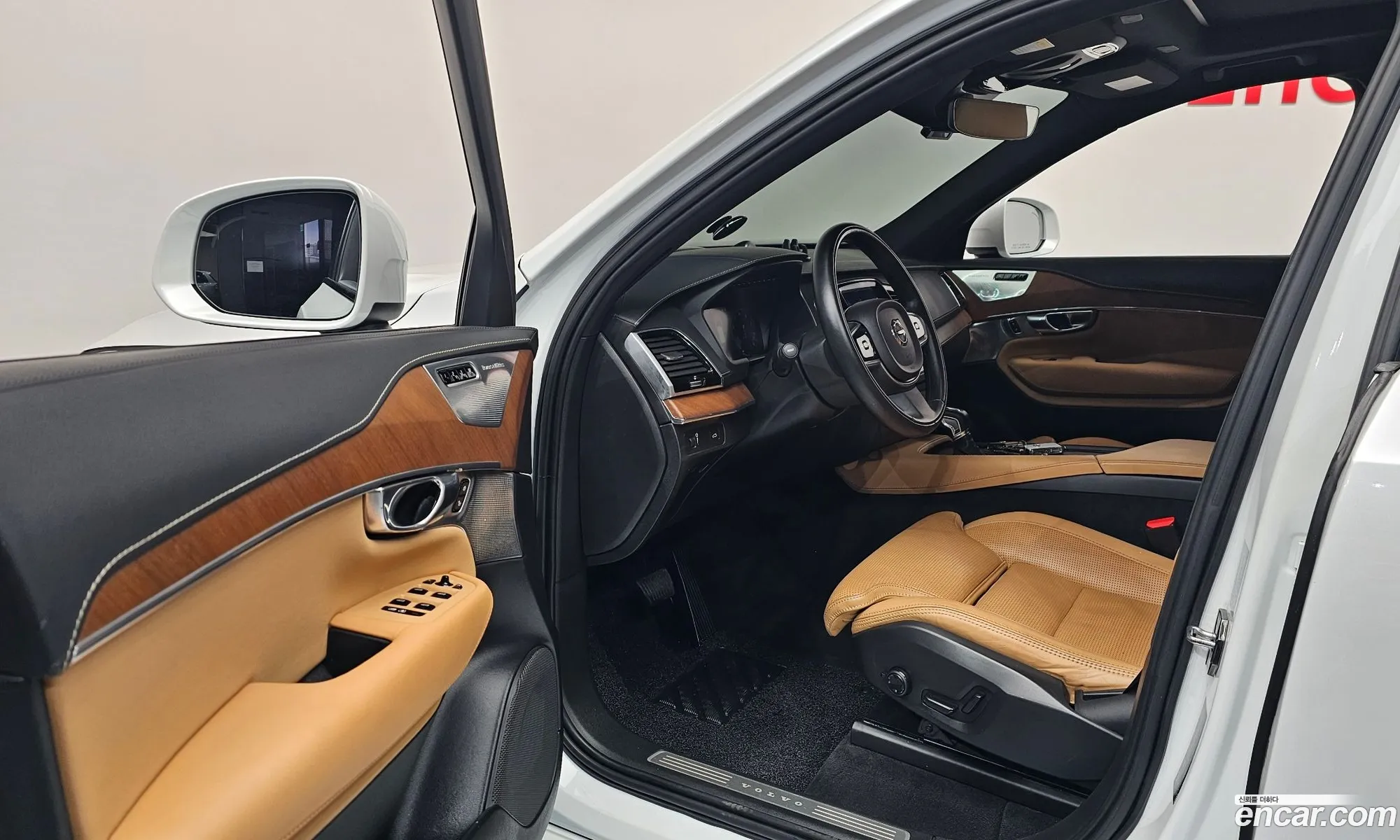 Volvo XC90 2019 YV1LFA22CK1452061 — 13