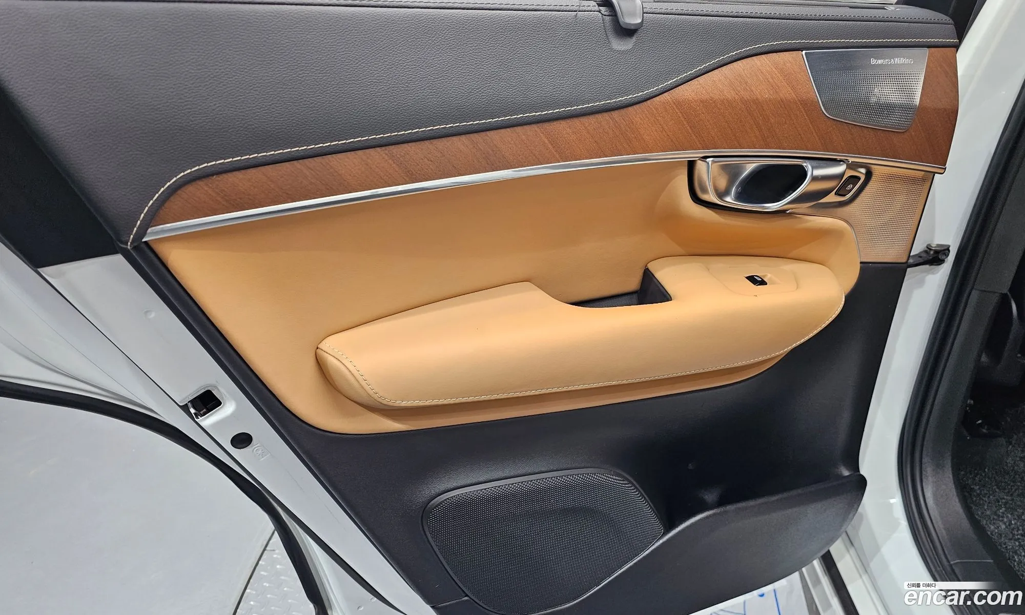 Volvo XC90 2019 YV1LFA22CK1452061 — 22