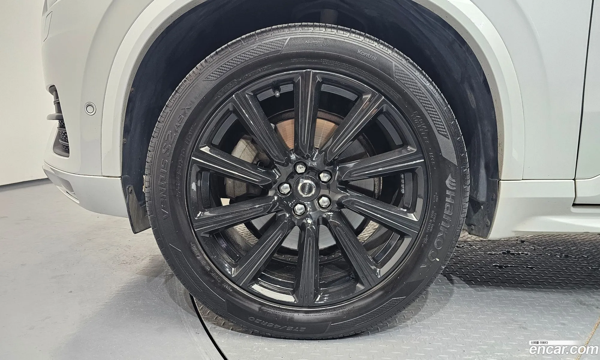 Volvo XC90 2019 YV1LFA22CK1452061 — 9