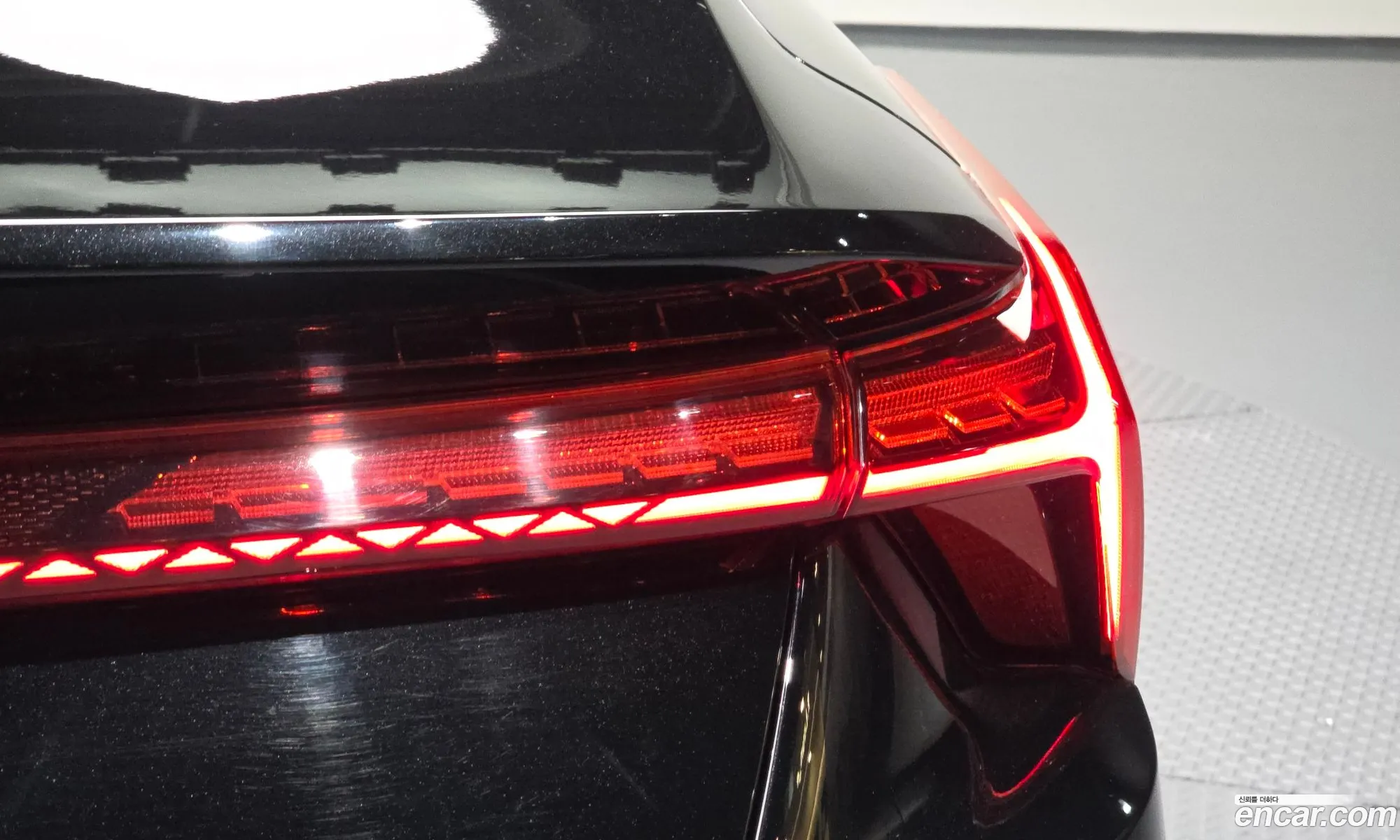 Kia K8 Hybrid 2022 — 18
