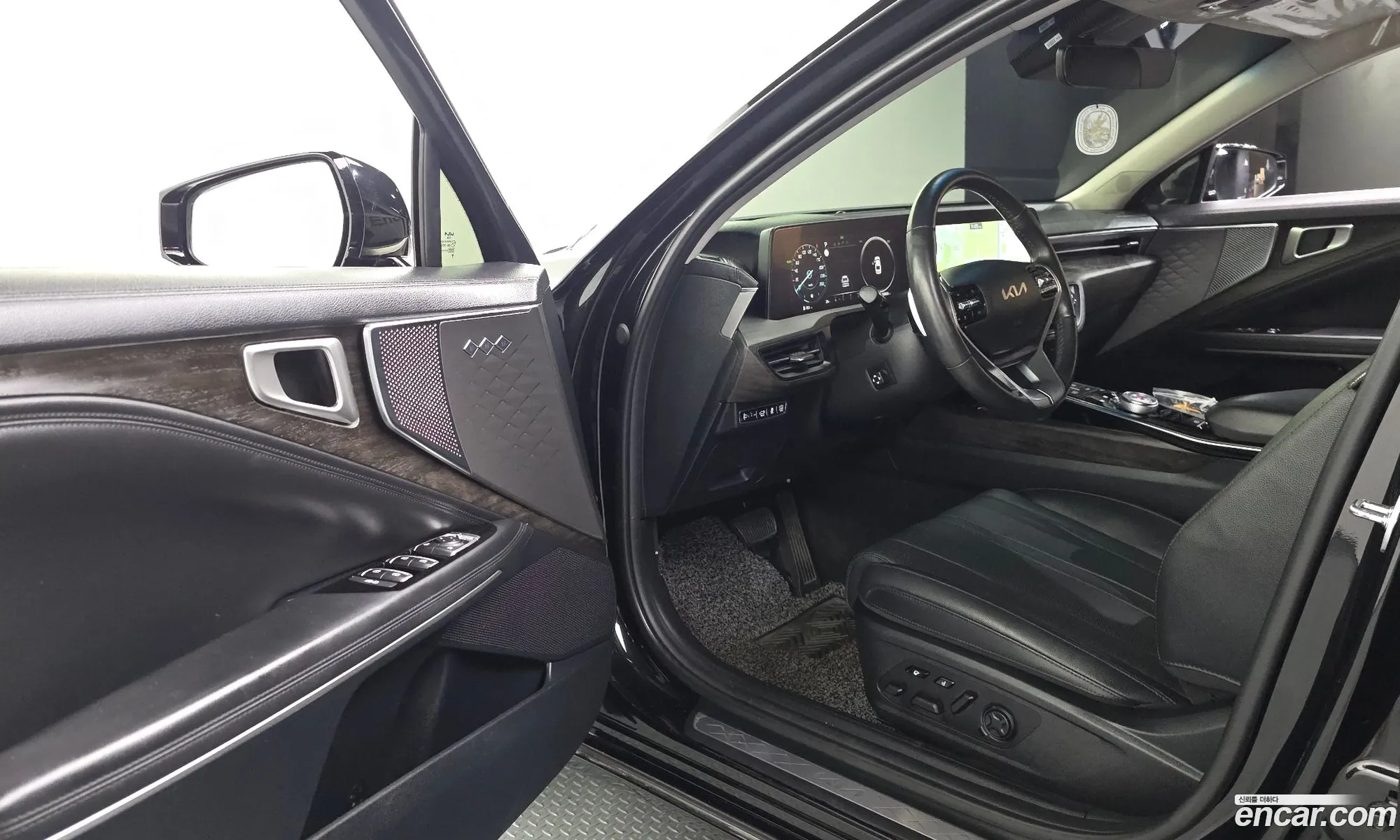 Kia K8 Hybrid 2022 — 31