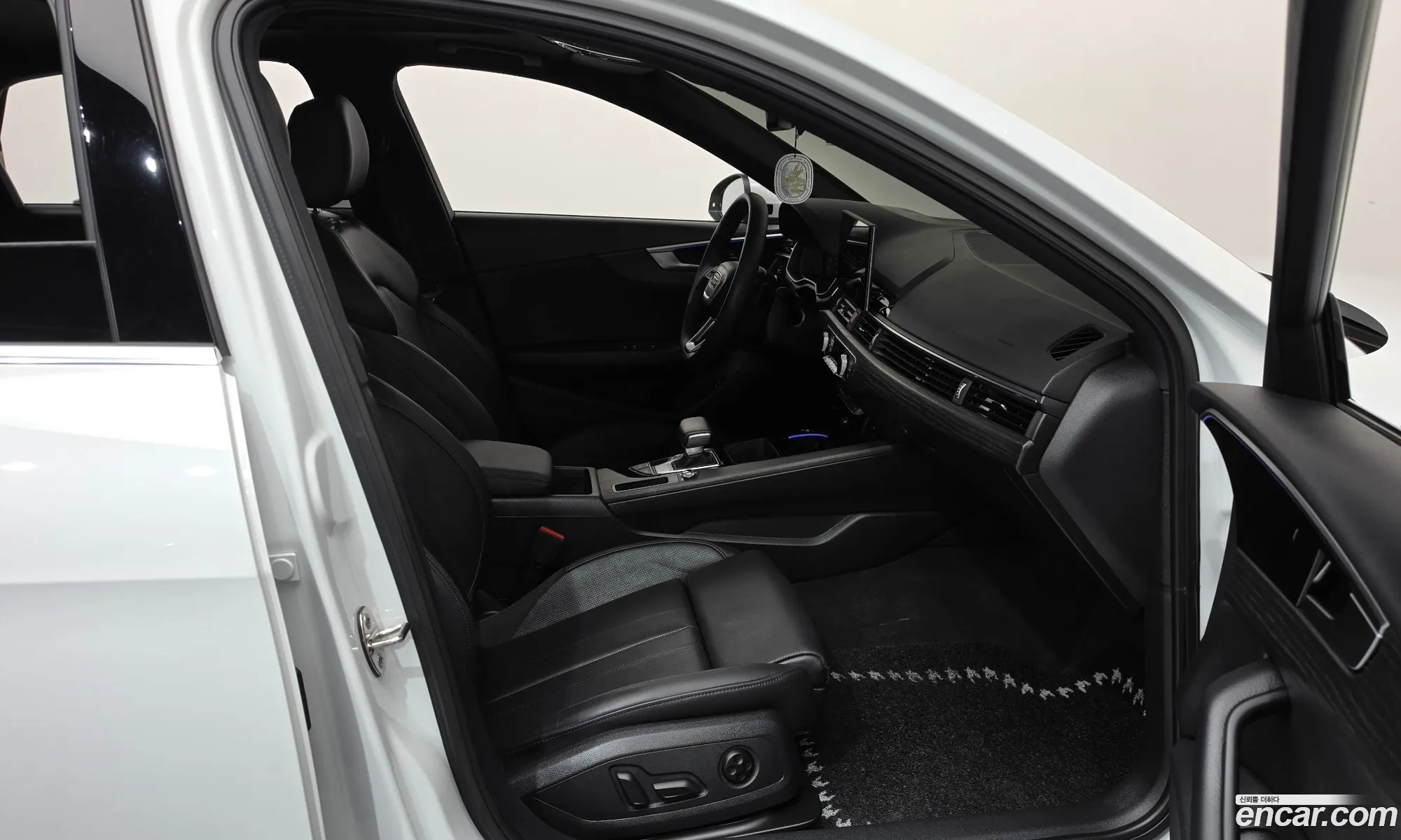 Audi A4 2023 WAUZZZF46PA016846 — 24
