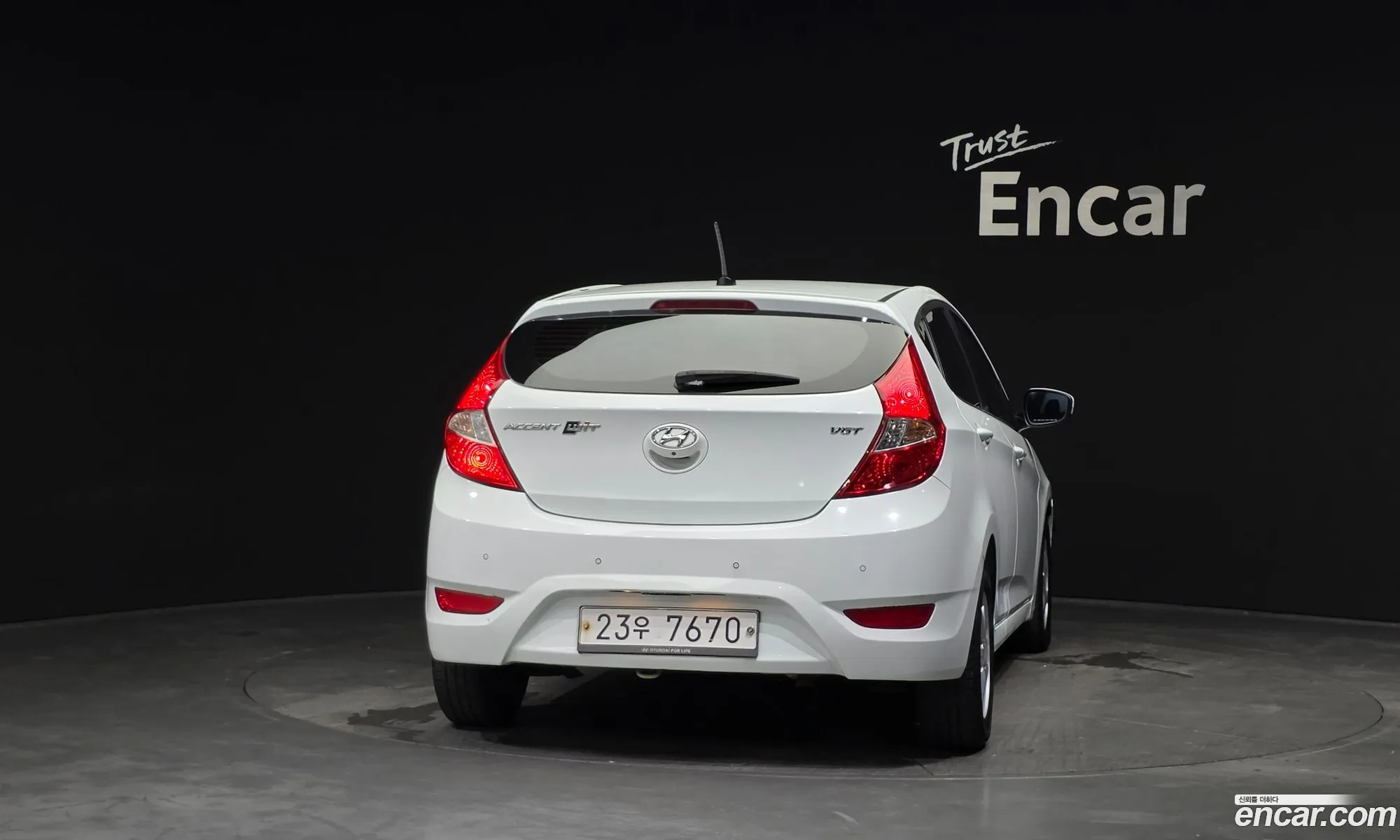 Hyundai Accent 2011 — 13