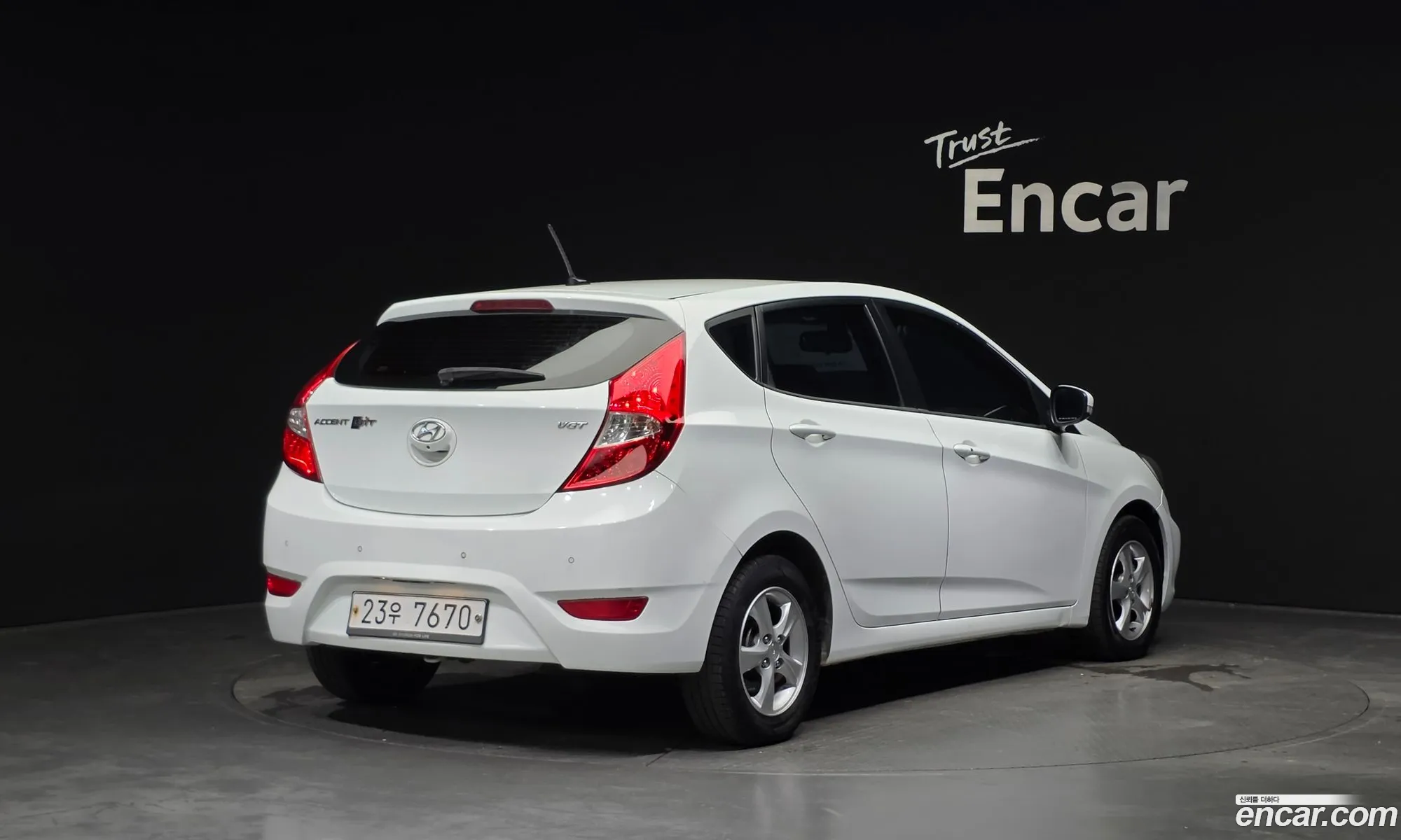 Hyundai Accent 2011 — 18