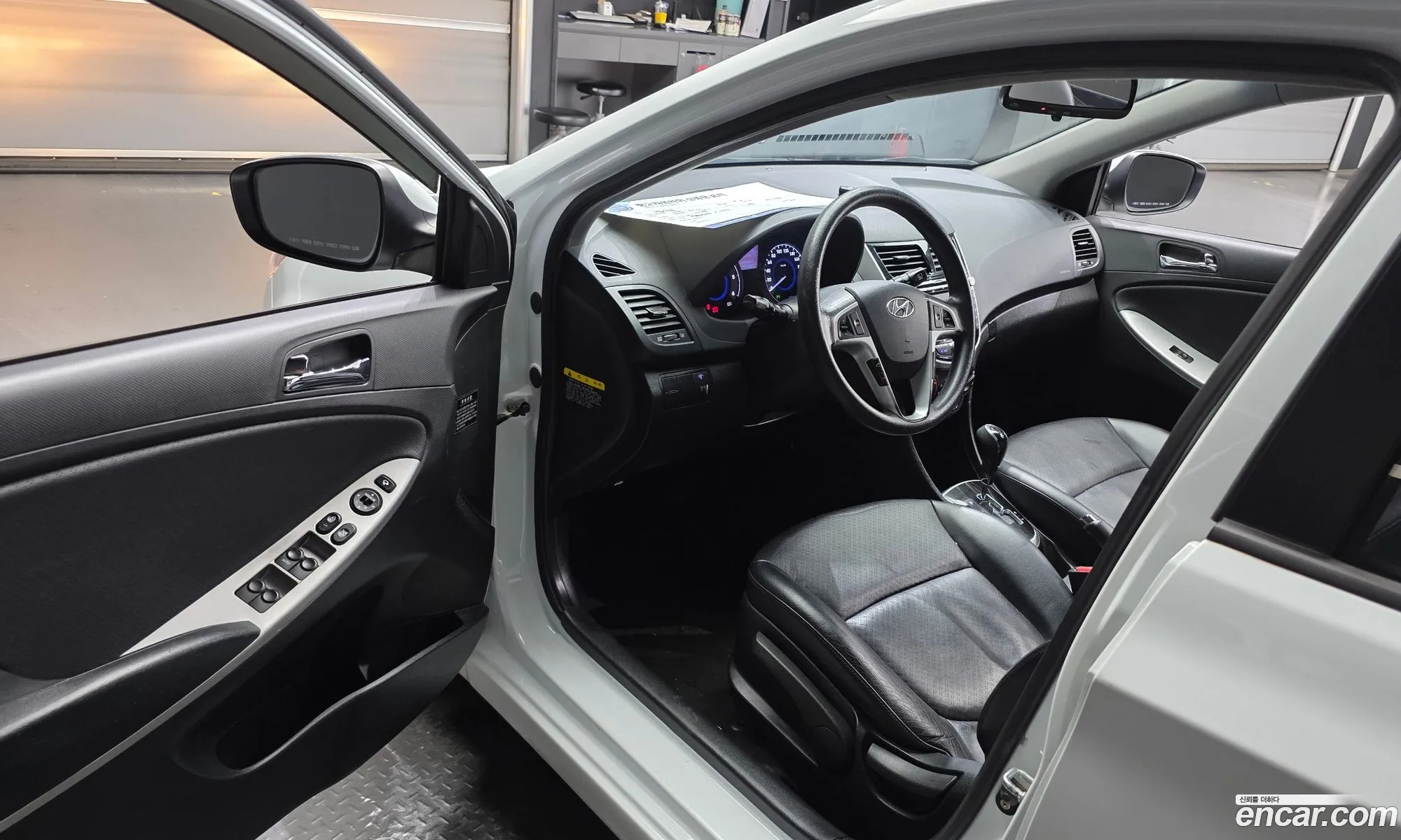 Hyundai Accent 2011 — 3