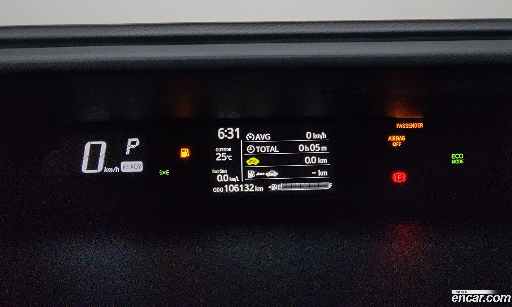 Toyota Prius C 2018 JTDKDTB31J1609678 — 14
