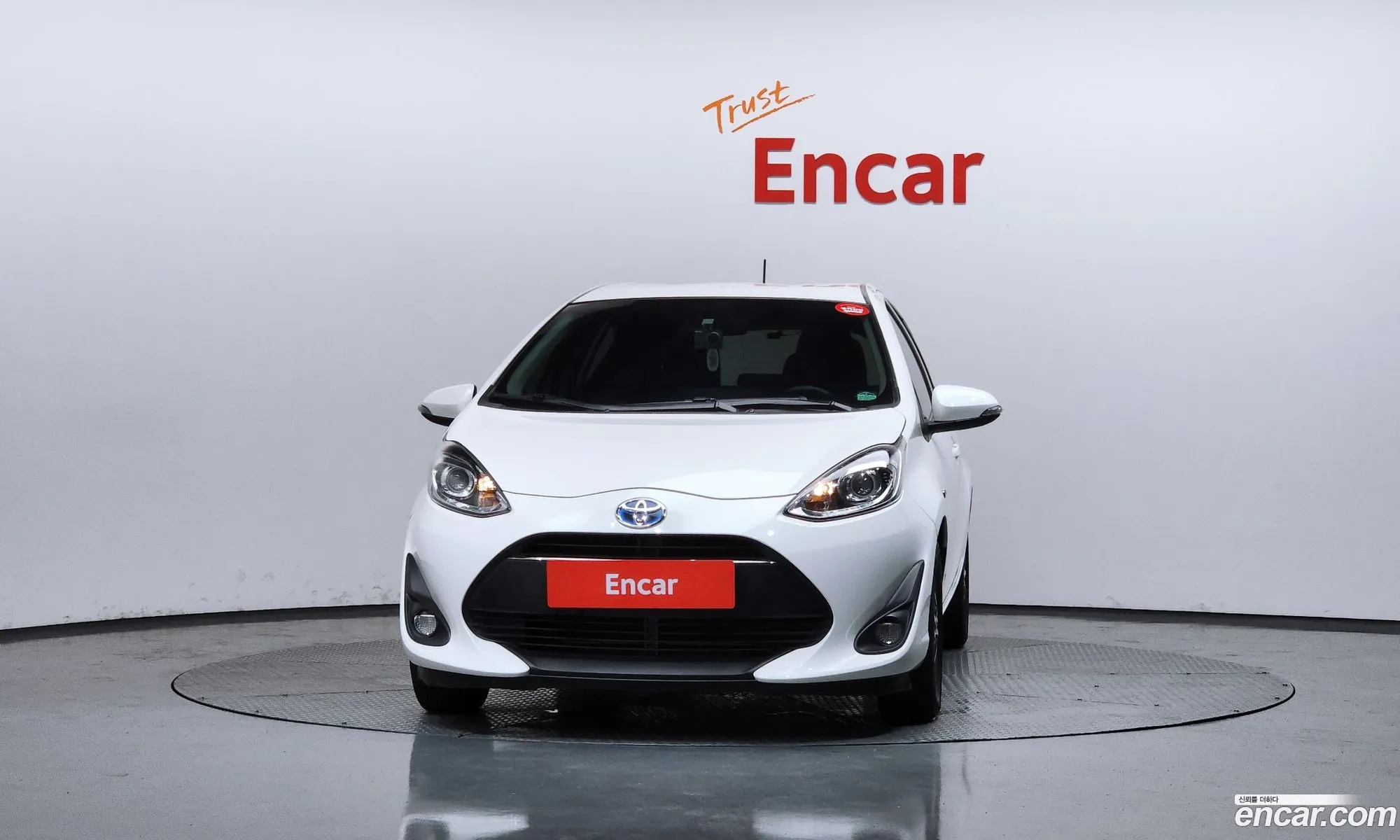Toyota Prius C 2018 JTDKDTB31J1609678 — 26