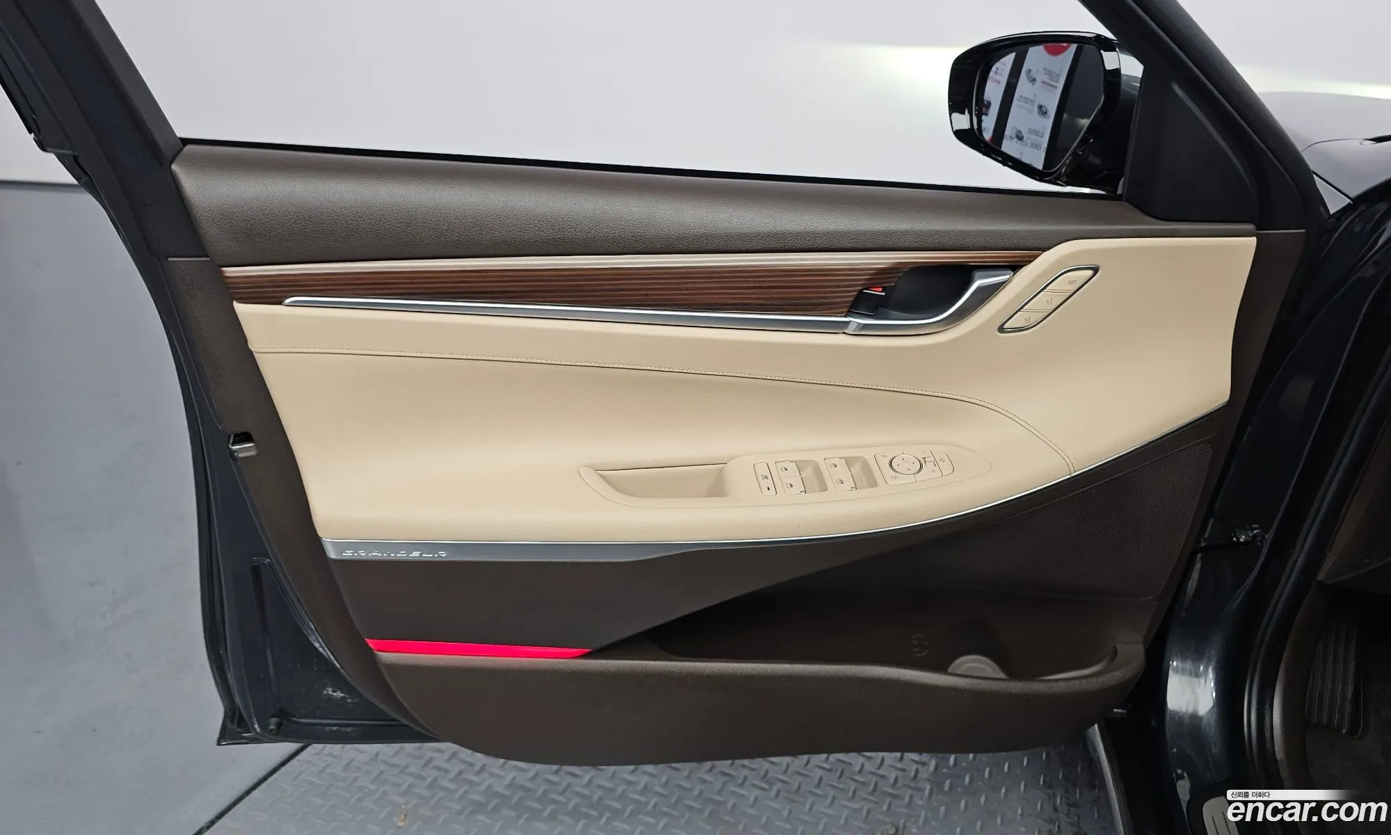 Hyundai Grandeur IG Hybrid 2017 — 29