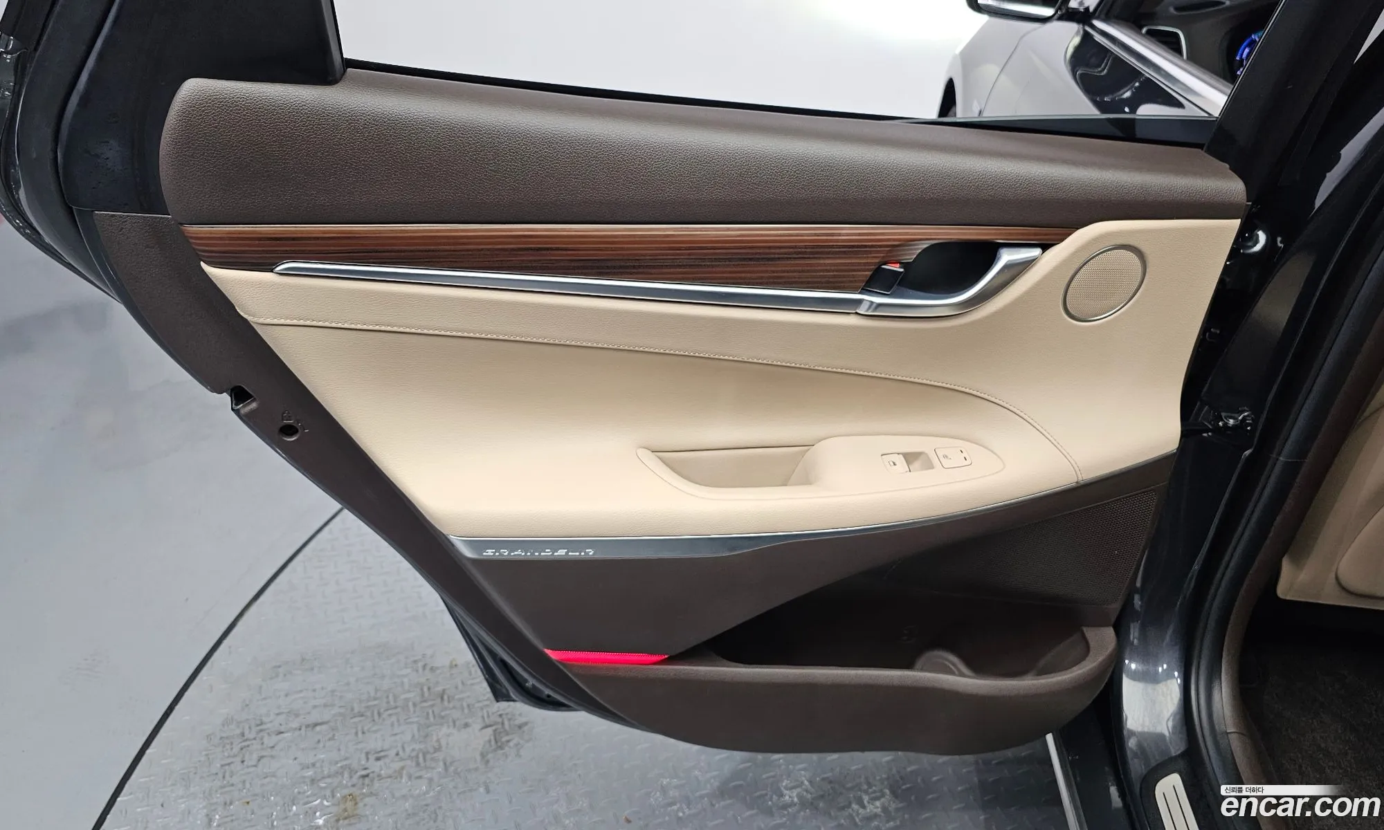 Hyundai Grandeur IG Hybrid 2017 — 10