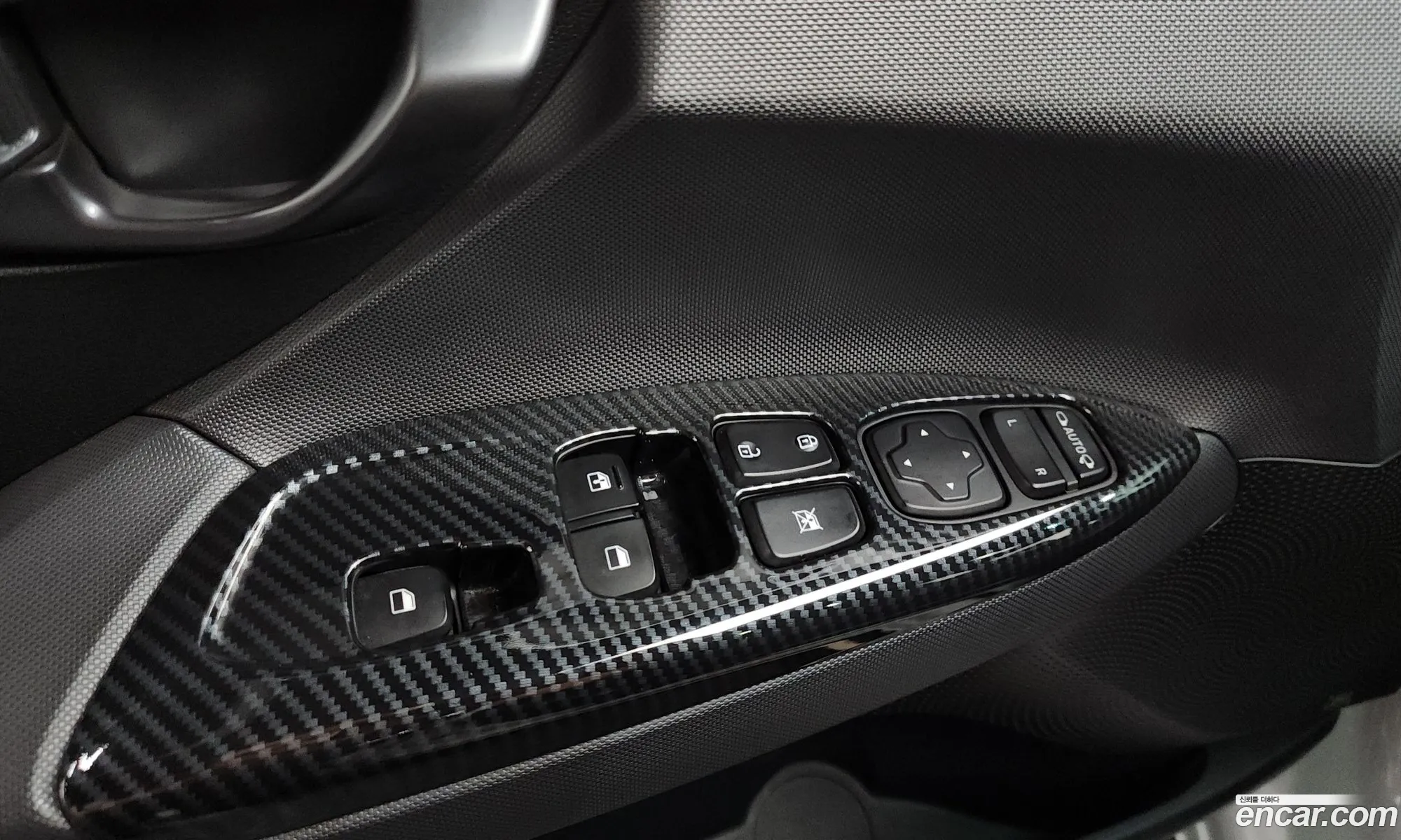 Hyundai Veloster 2019 — 12