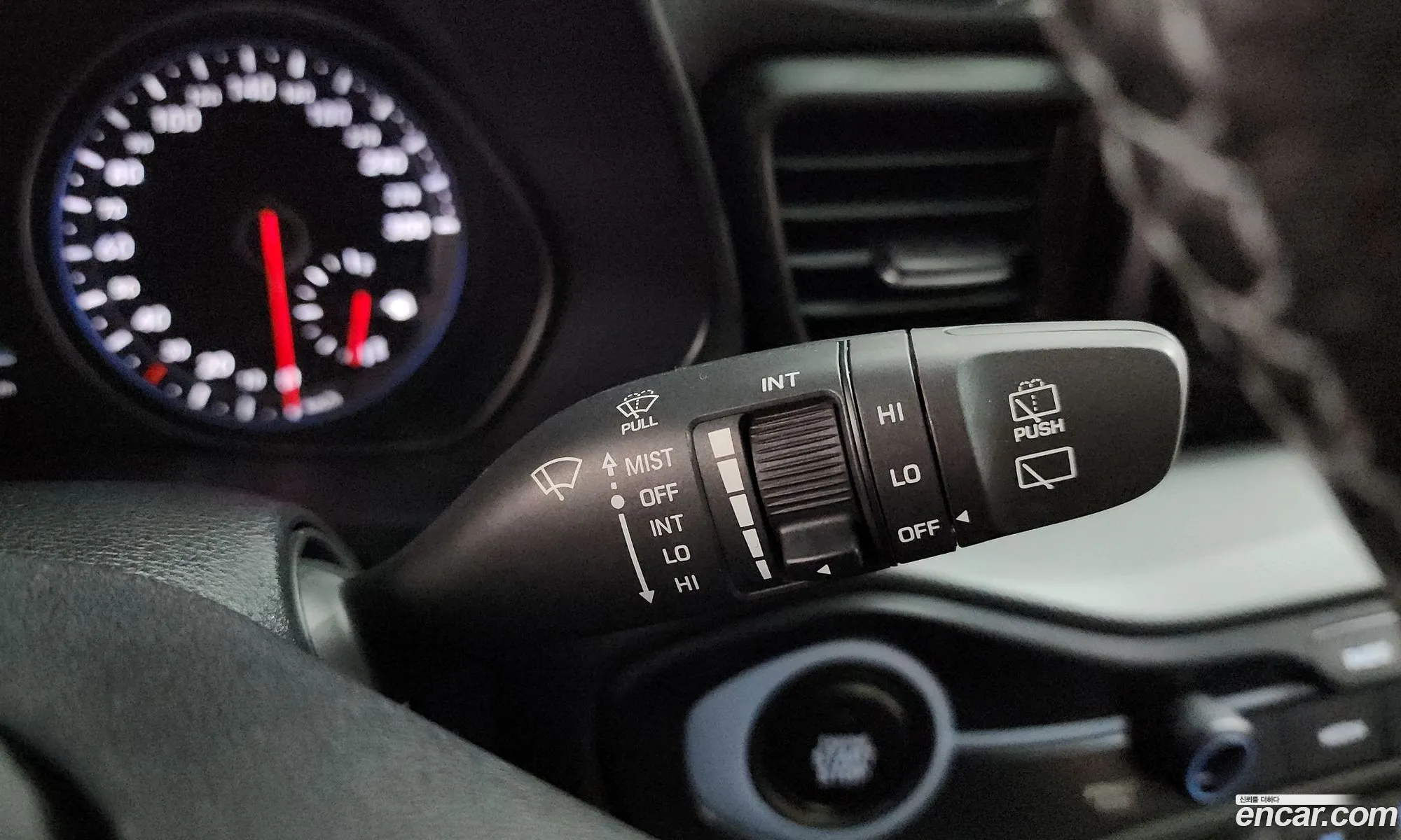 Hyundai Veloster 2019 — 17
