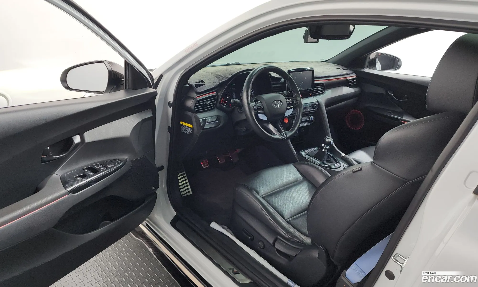 Hyundai Veloster 2019 — 18