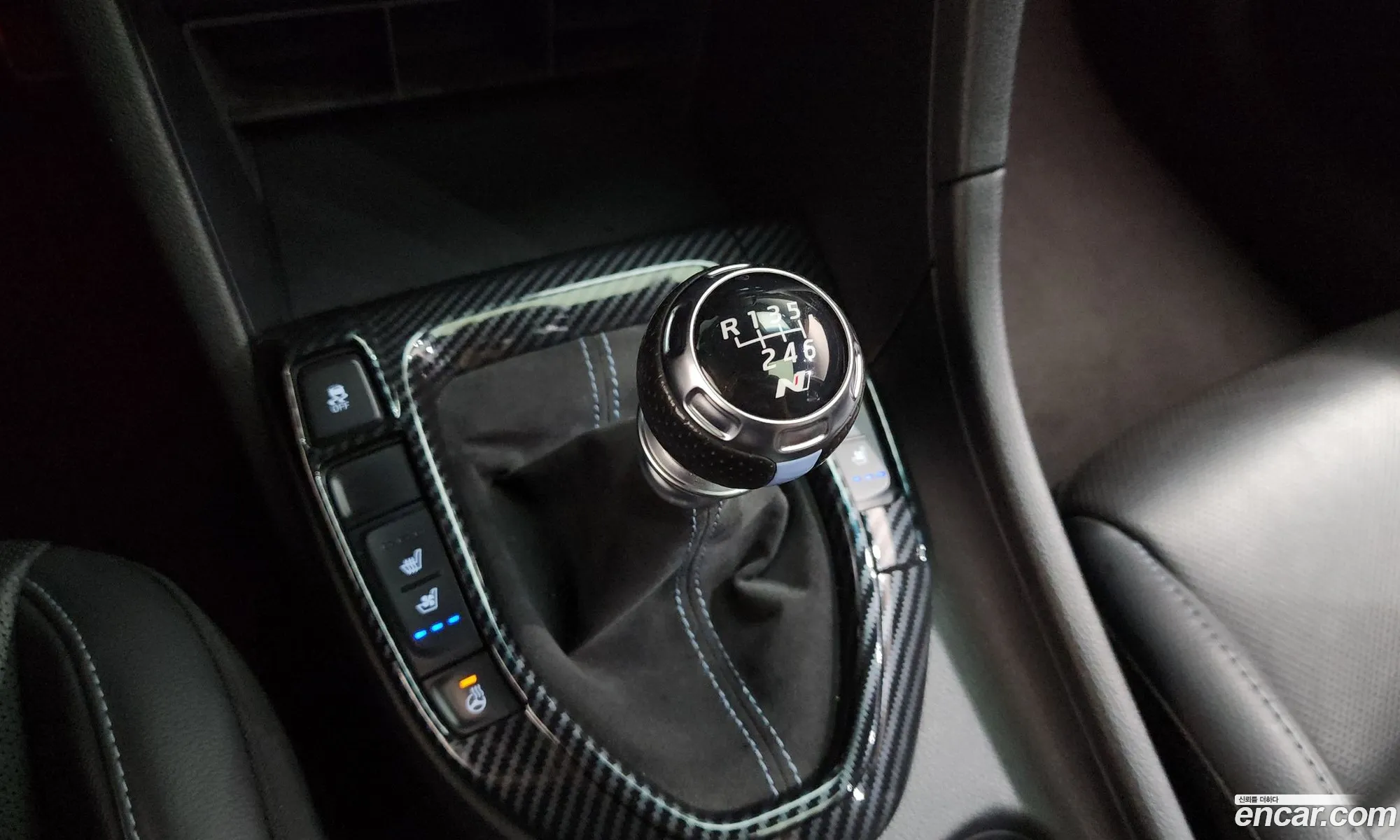 Hyundai Veloster 2019 — 24