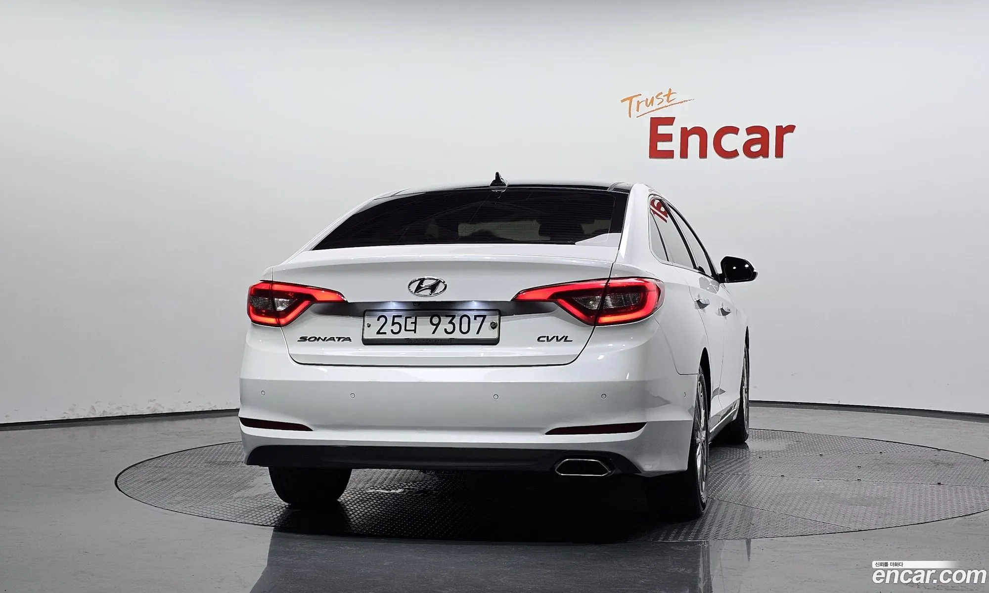 Hyundai LF Sonata 2014 — 25