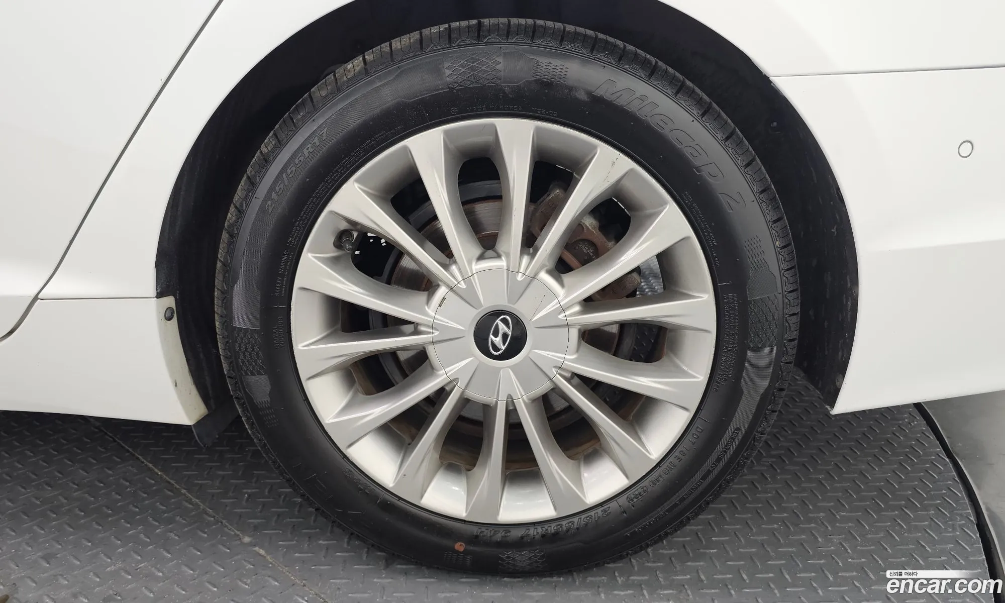 Hyundai LF Sonata 2014 — 17