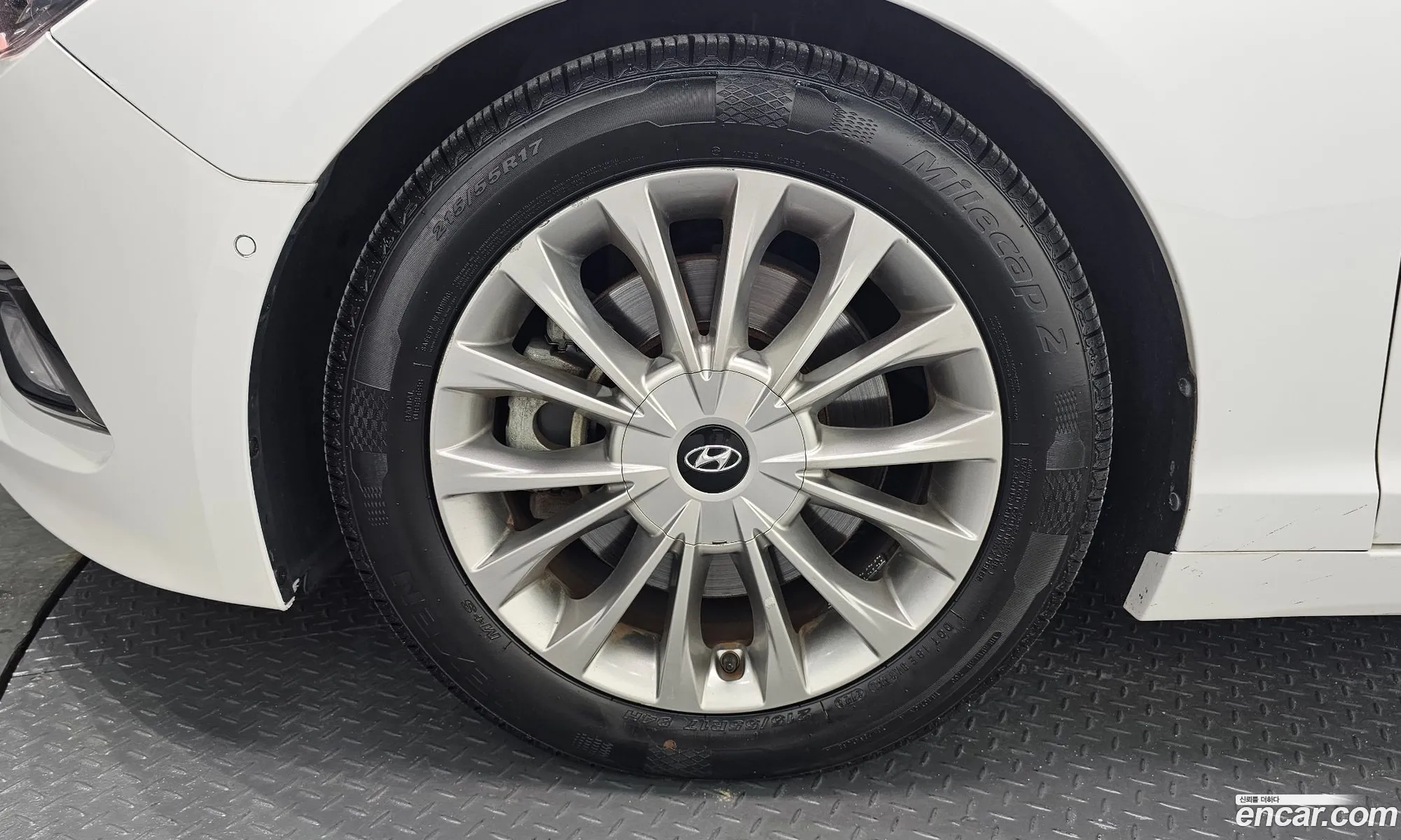 Hyundai LF Sonata 2014 — 26