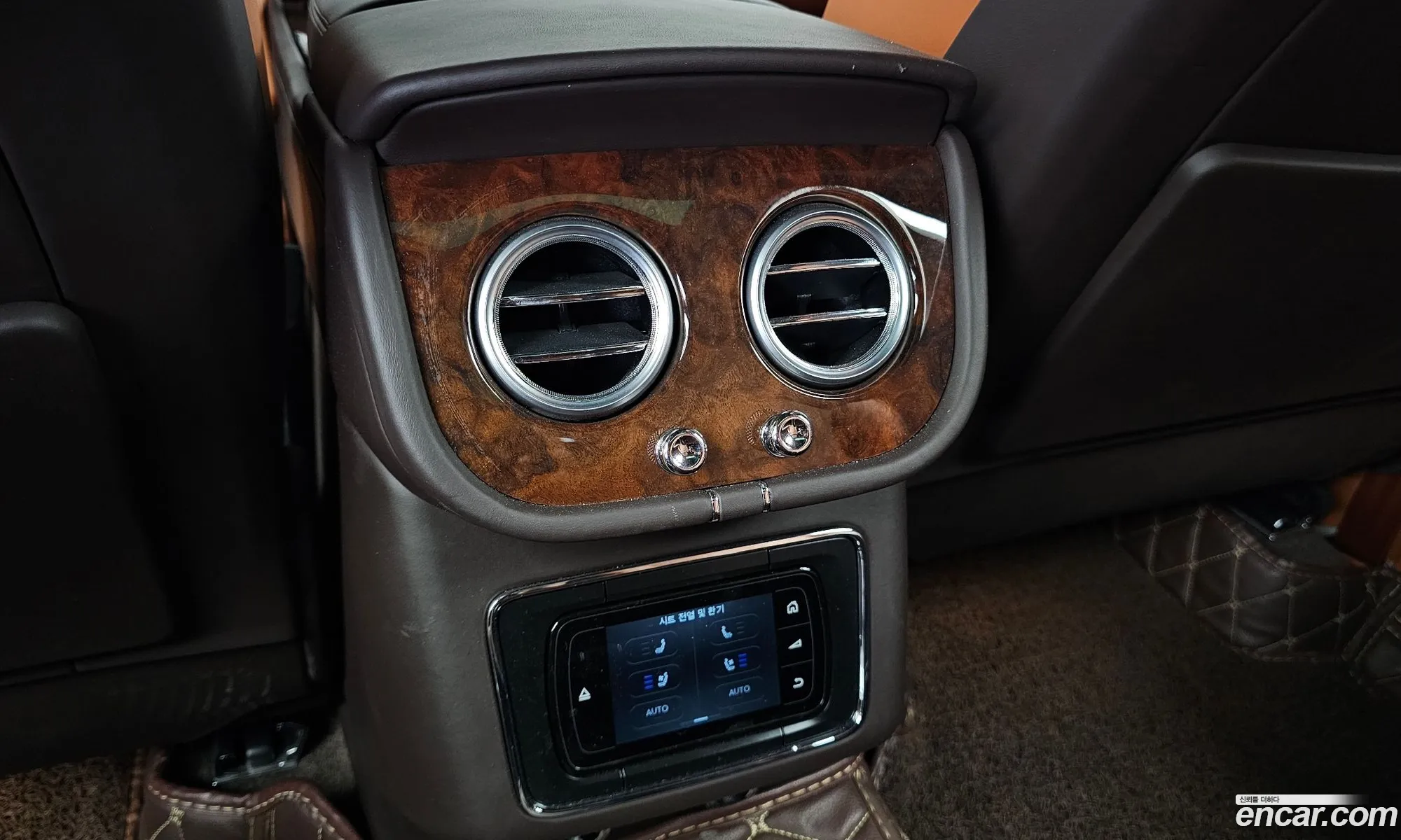Bentley Bentayga 2018 SJAAC14V2JC020095 — 6