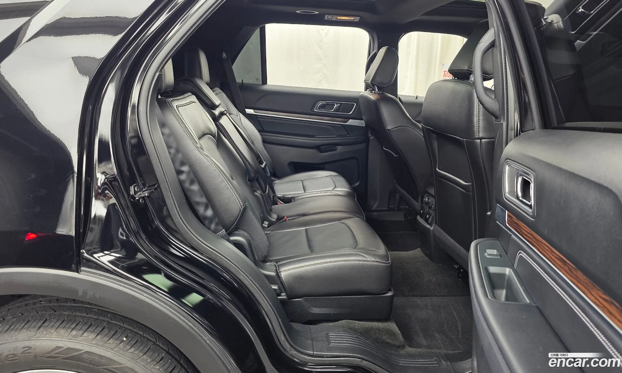 Ford Explorer 2018 1FM5K8F80JGA49702 — 8