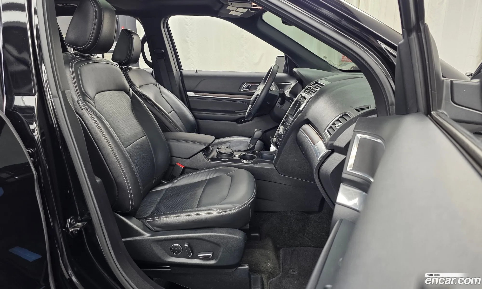 Ford Explorer 2018 1FM5K8F80JGA49702 — 3