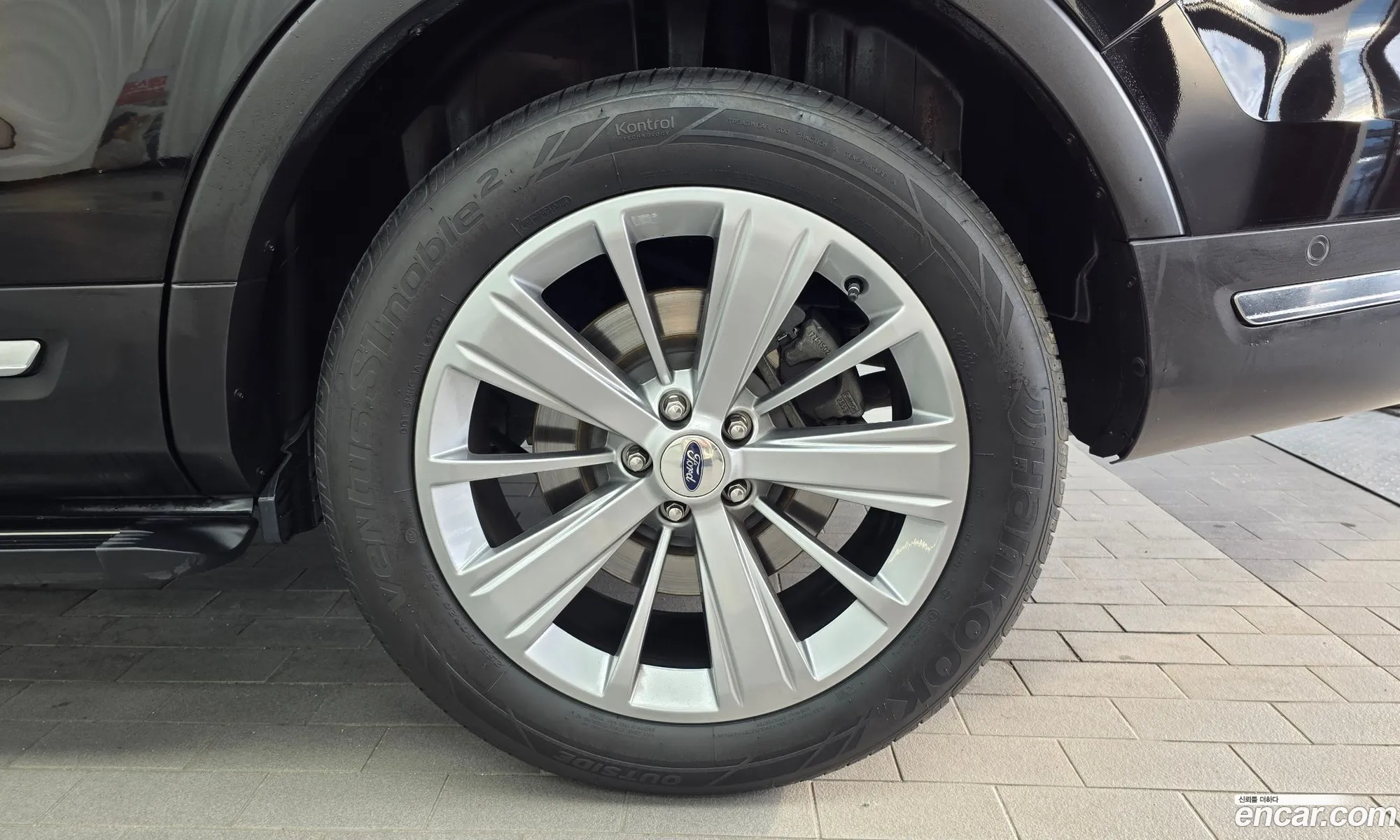 Ford Explorer 2018 1FM5K8F80JGA49702 — 18
