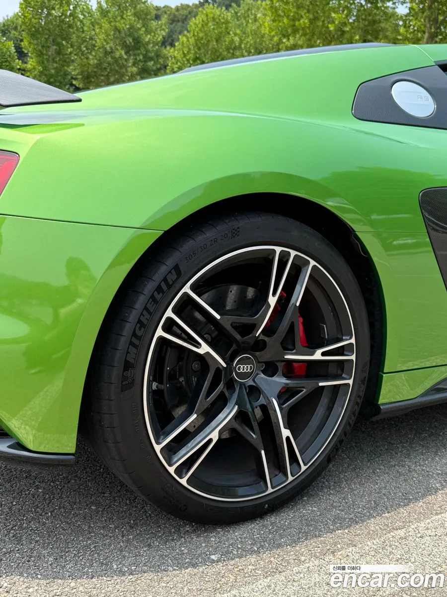 Audi R8
