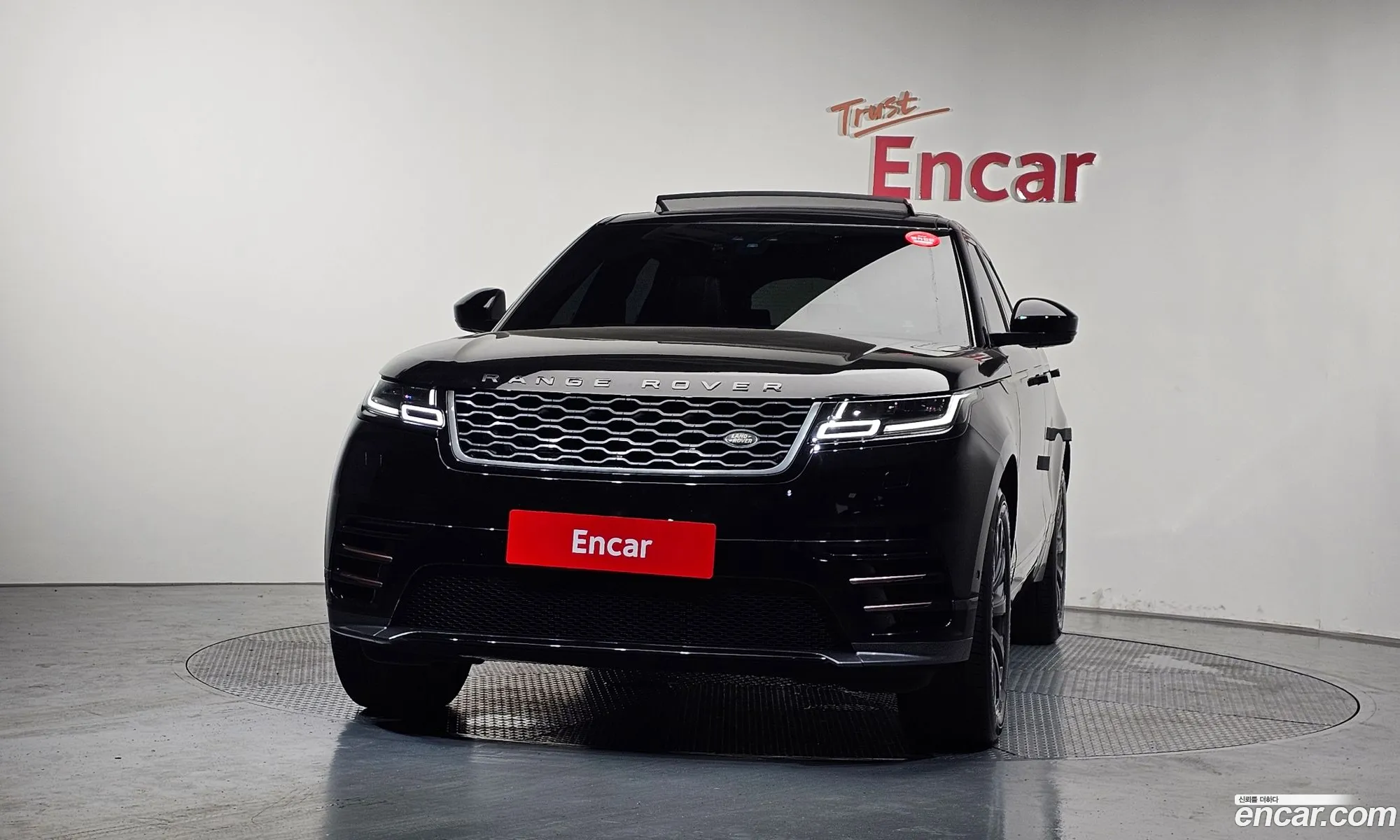 Land Rover Range Rover Velar 2018 — 3