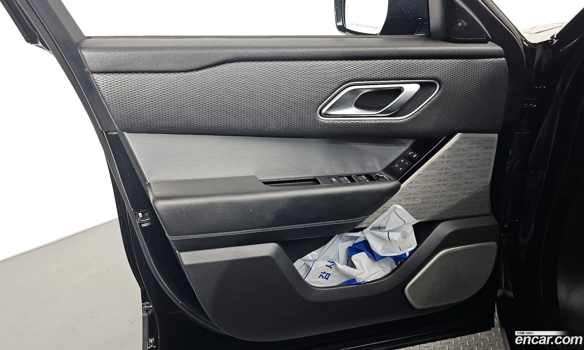 Land Rover Range Rover Velar 2018 — 5