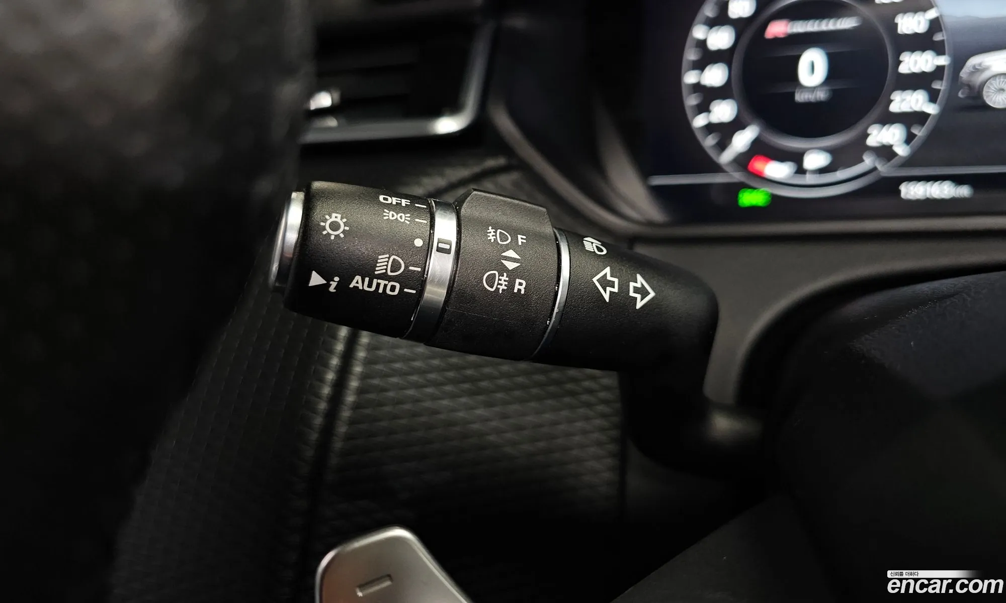Land Rover Range Rover Velar 2018 — 16