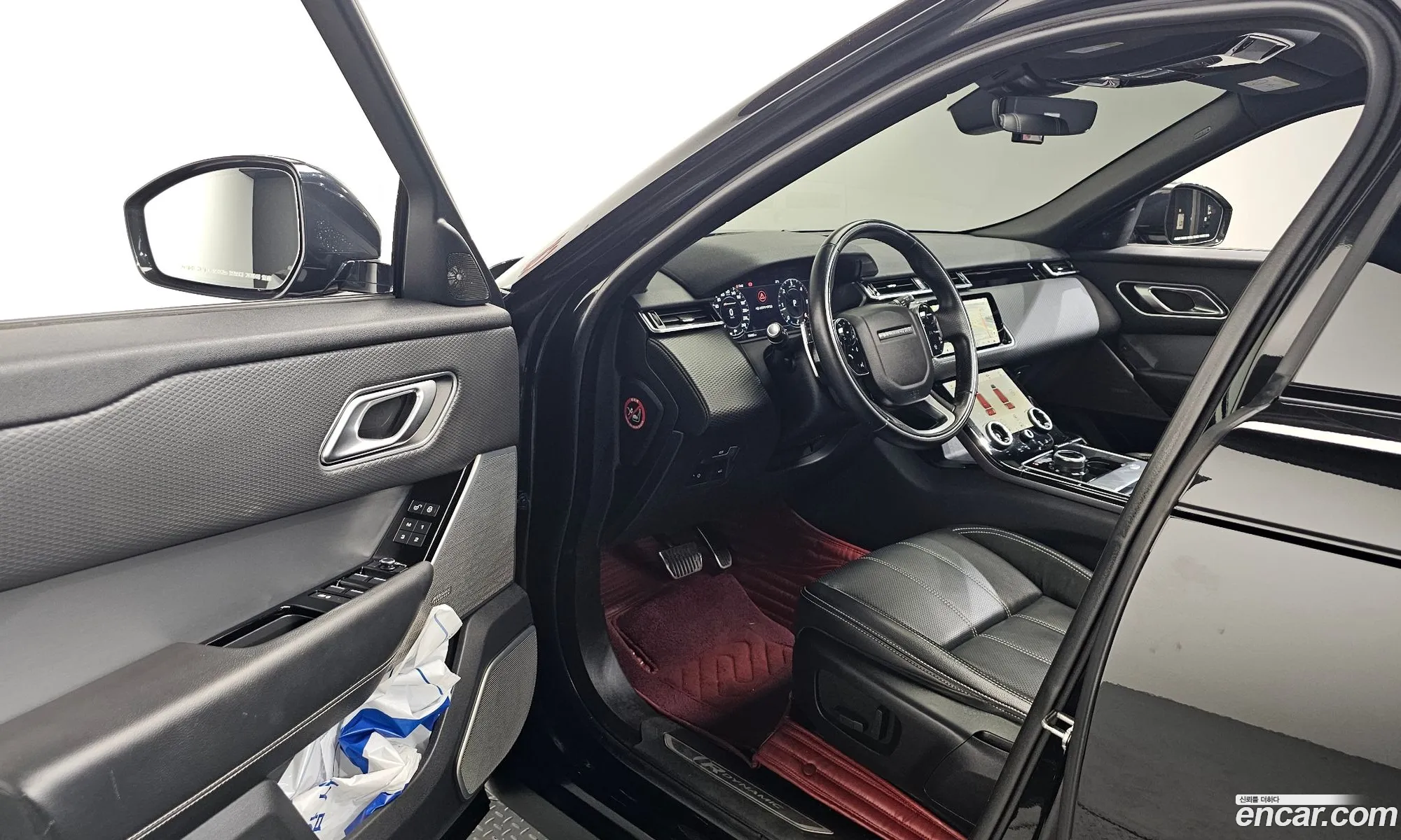 Land Rover Range Rover Velar 2018 — 12