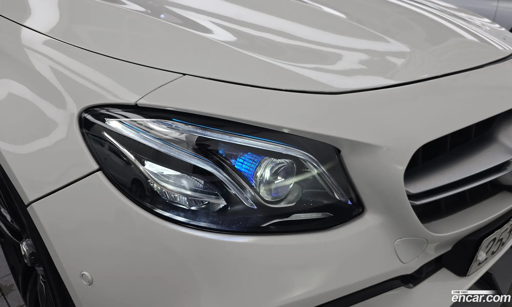 Mercedes-Benz E-Class W213 2018 — 23