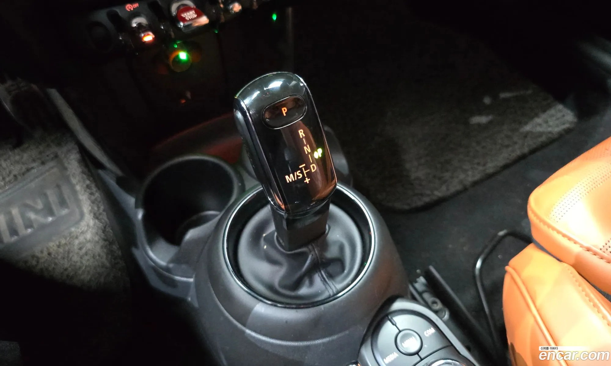 Mini Cooper 2020 — 23