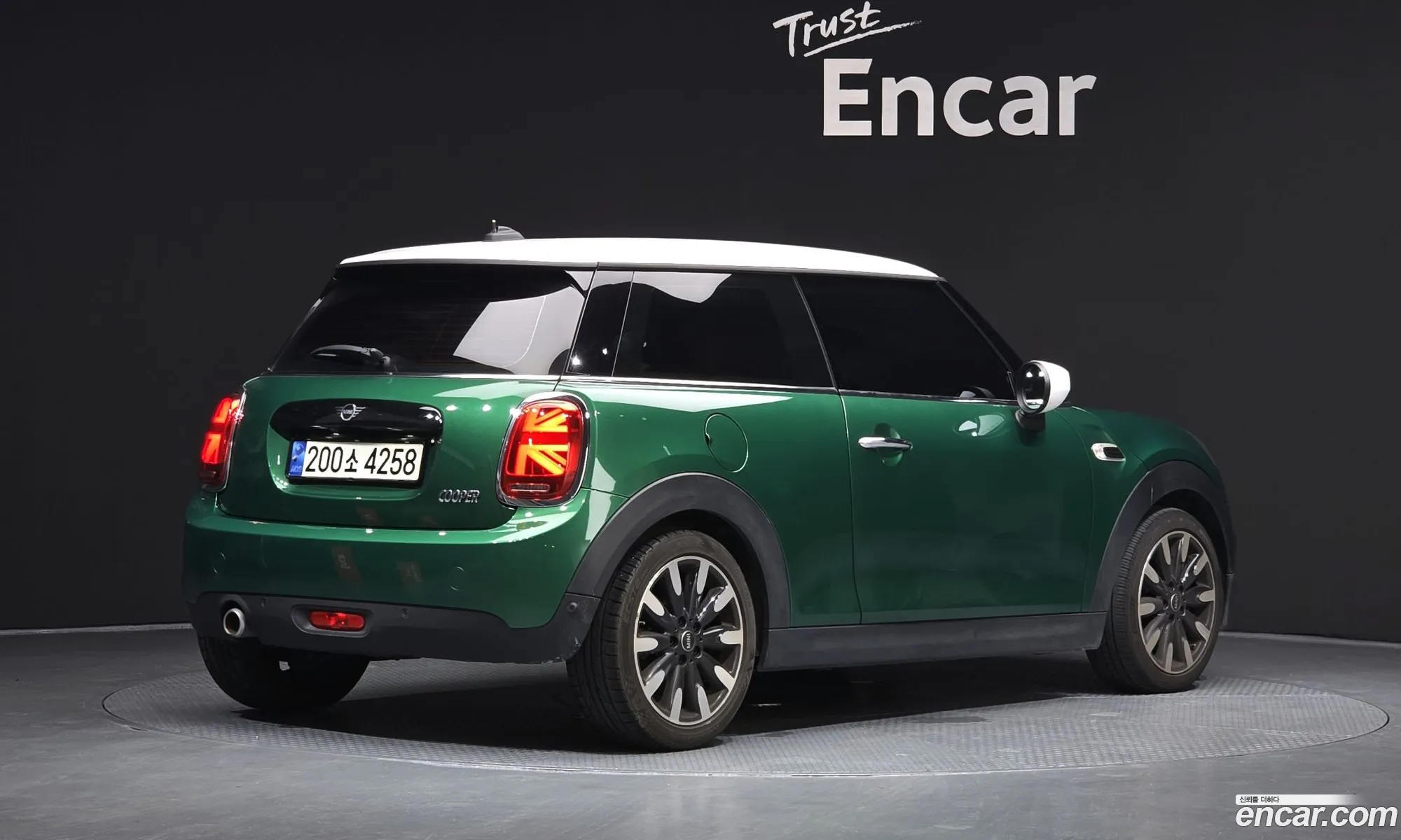Mini Cooper 2020 — 22