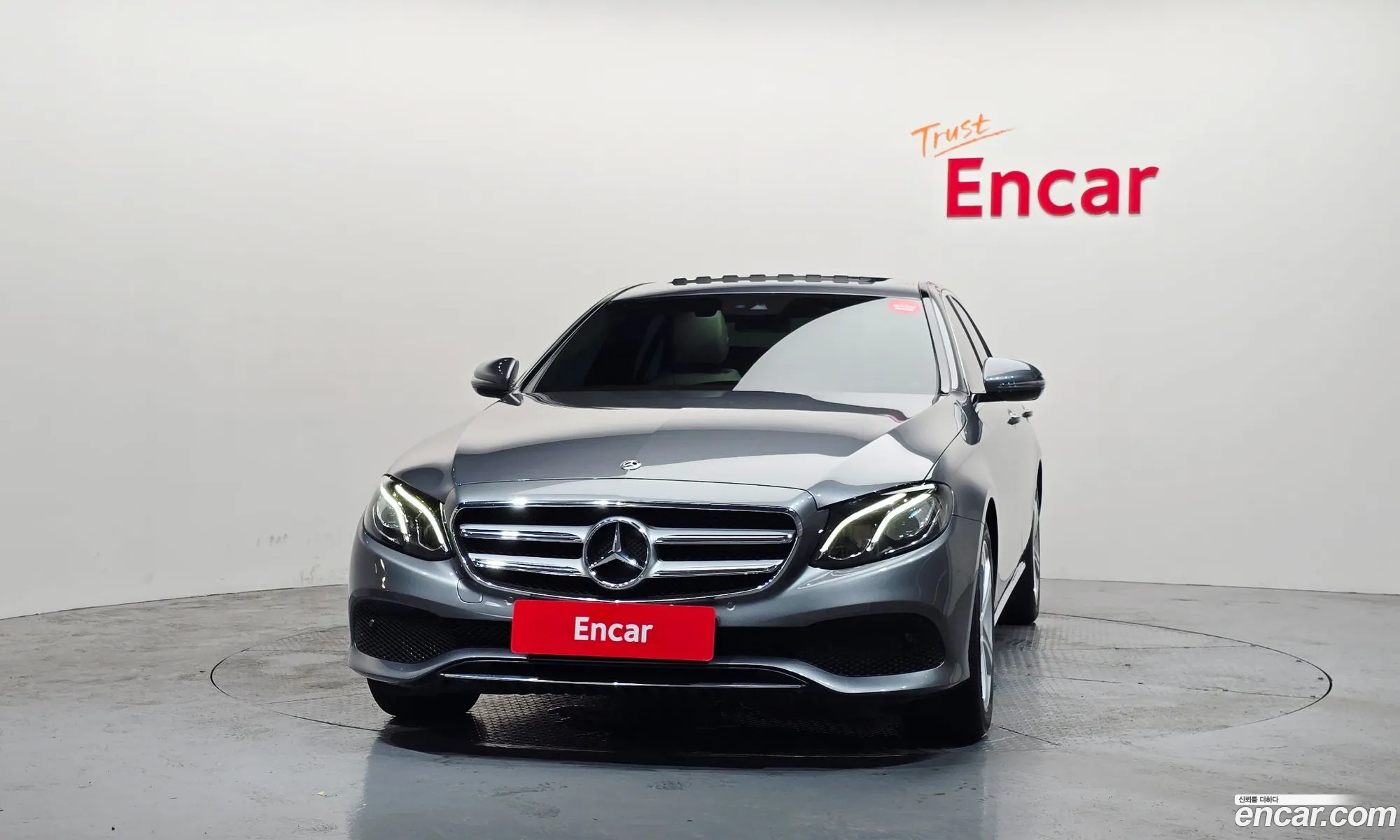 Mercedes-Benz E-Class W213 2018 WDDZF4CB0JA401446 — 2