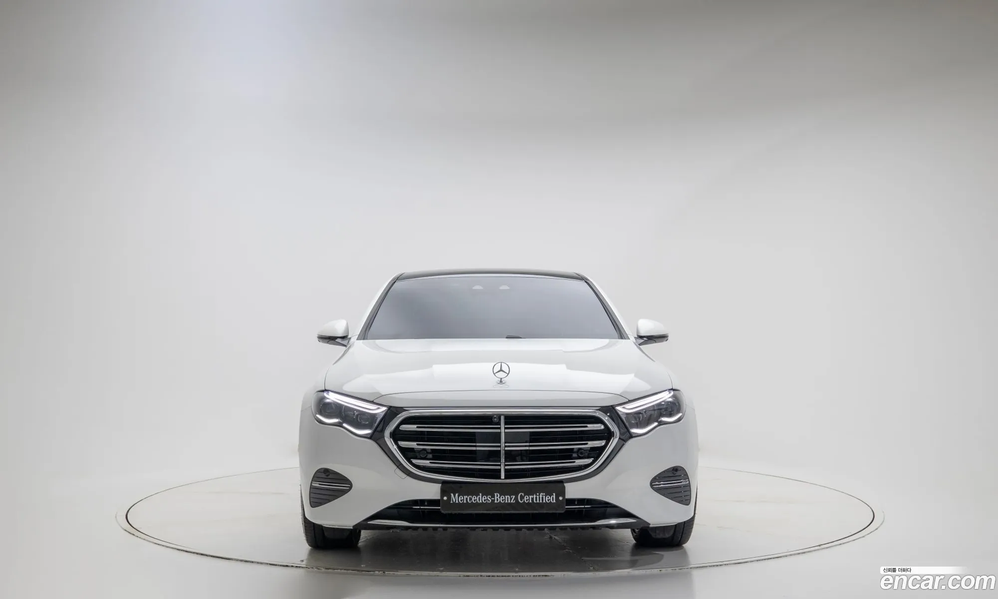Mercedes-Benz E-Class W214 2025 — 10