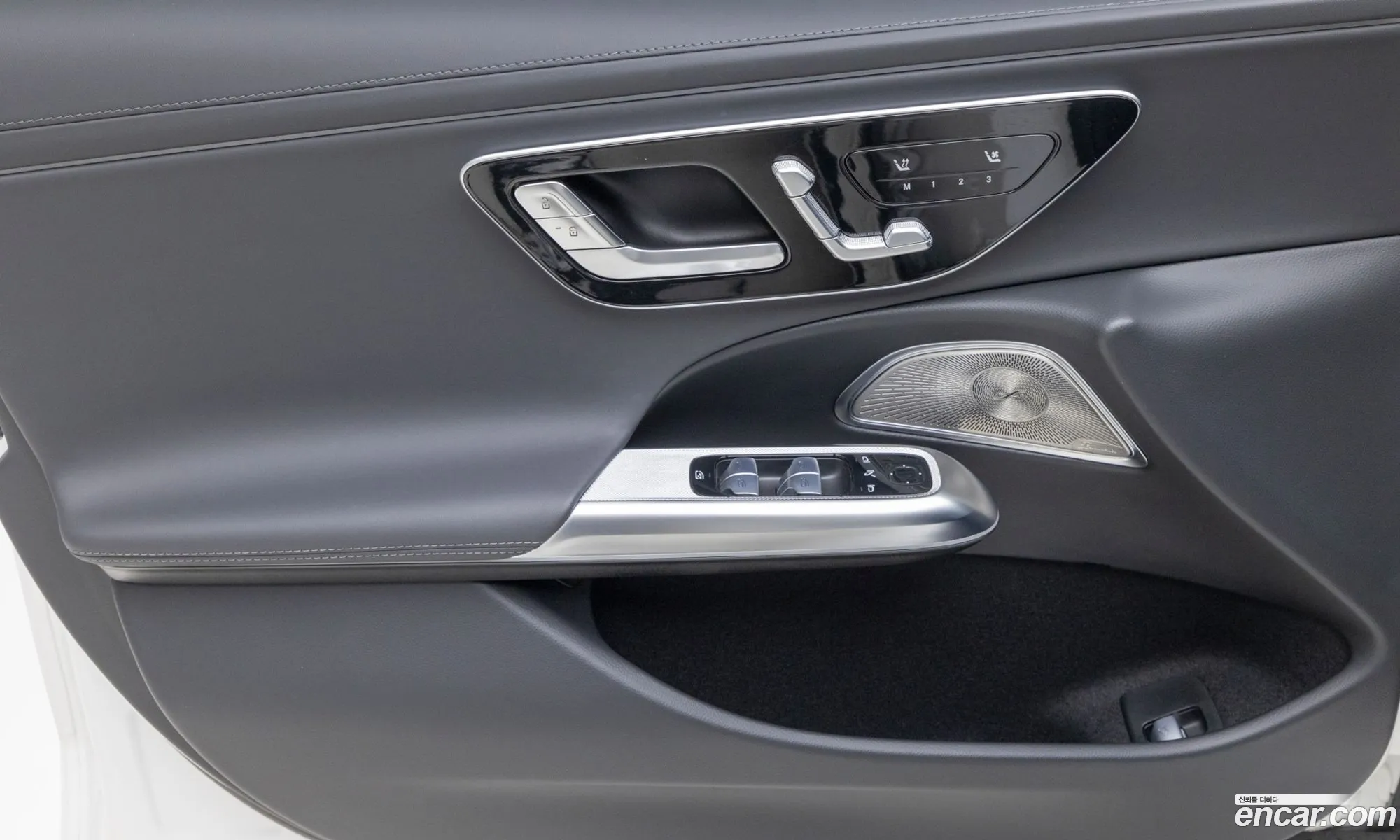 Mercedes-Benz E-Class W214 2025 — 13