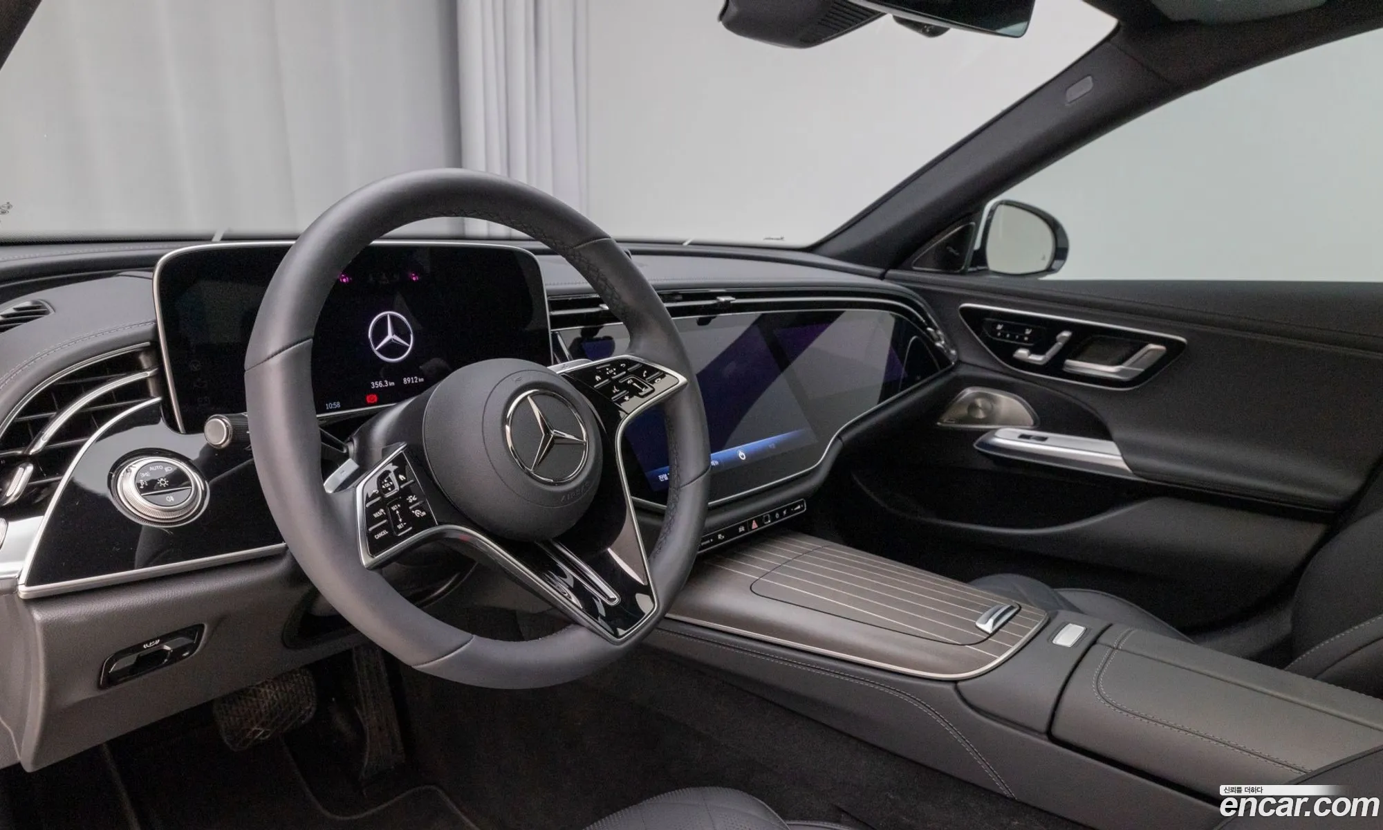 Mercedes-Benz E-Class W214 2025 — 3