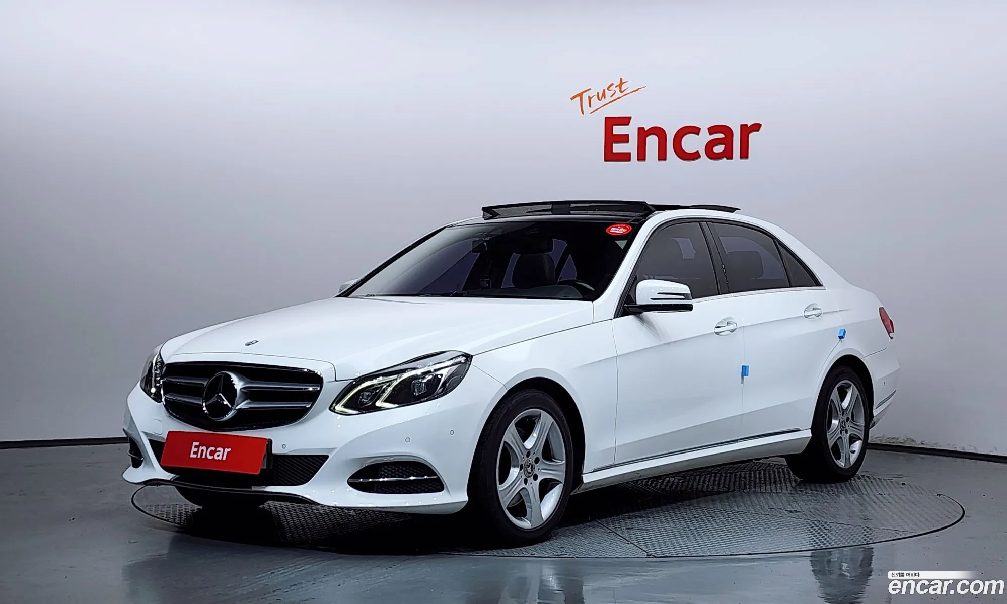 Mercedes-Benz E-Class W212 2014 WDDHF8CB9EB010959 — 7