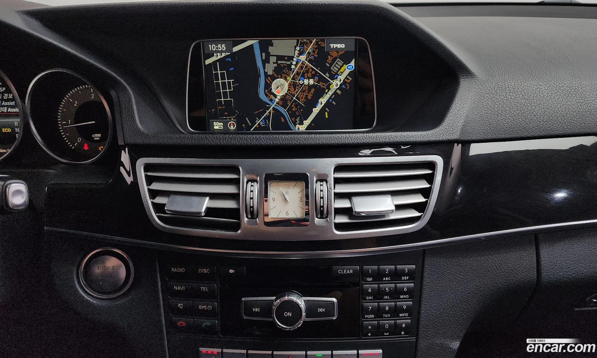 Mercedes-Benz E-Class W212 2014 WDDHF8CB9EB010959 — 13