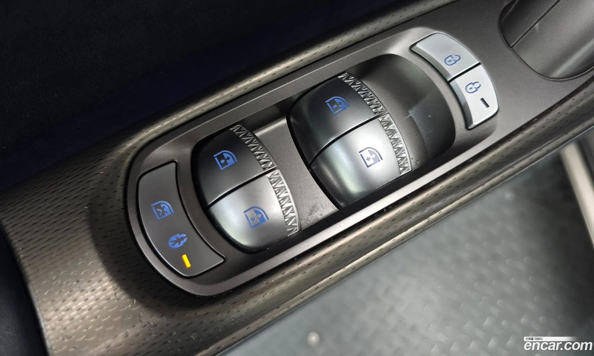 Genesis GV60 2022 — 29