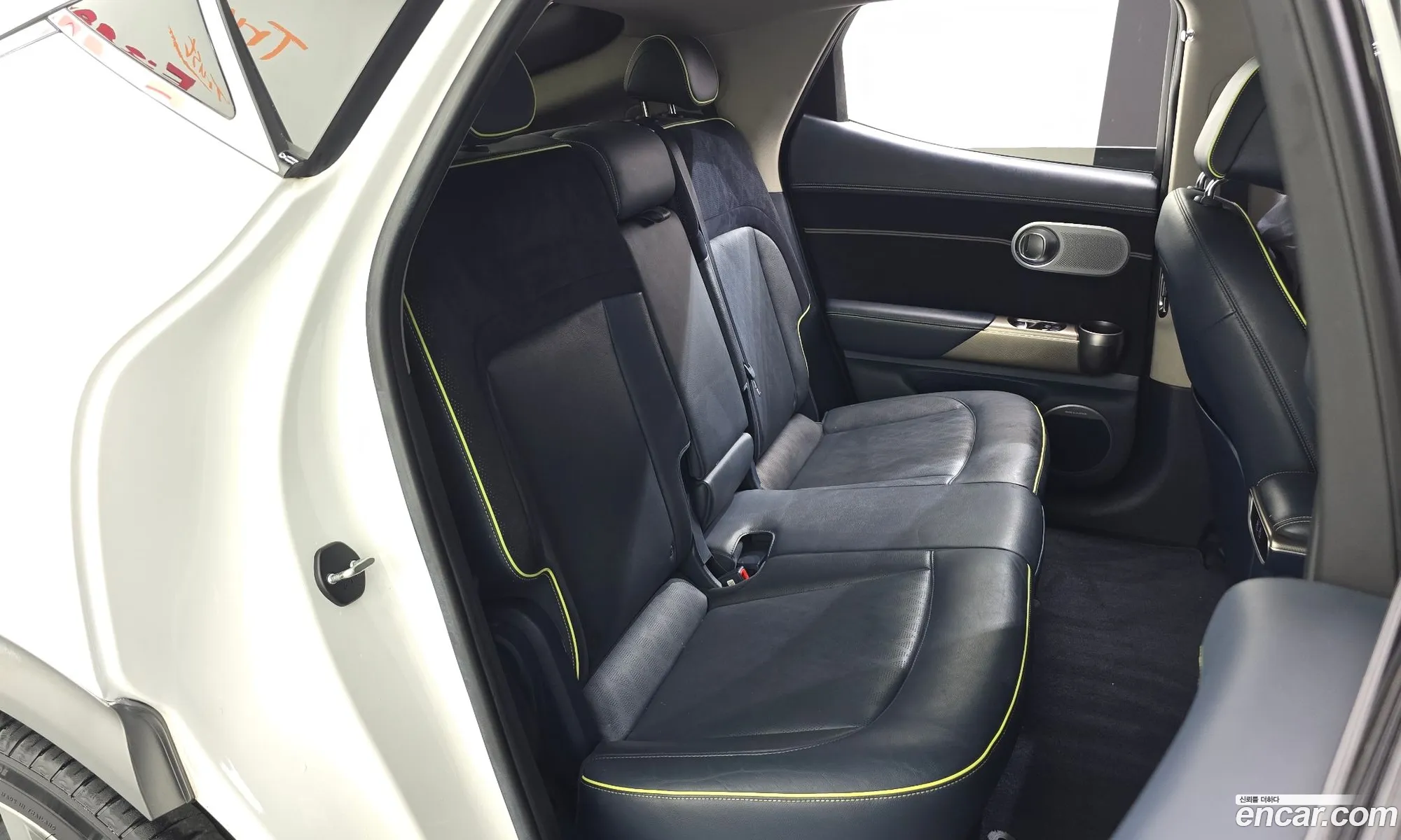 Genesis GV60 2022 — 24