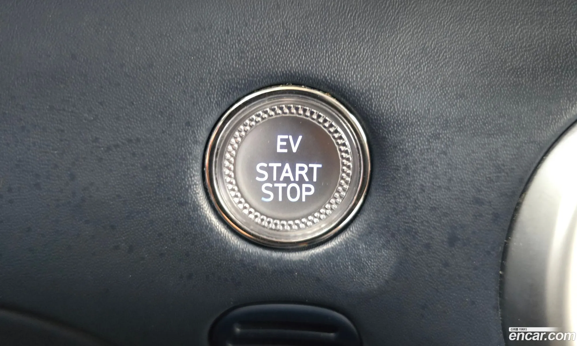 Genesis GV60 2022 — 37
