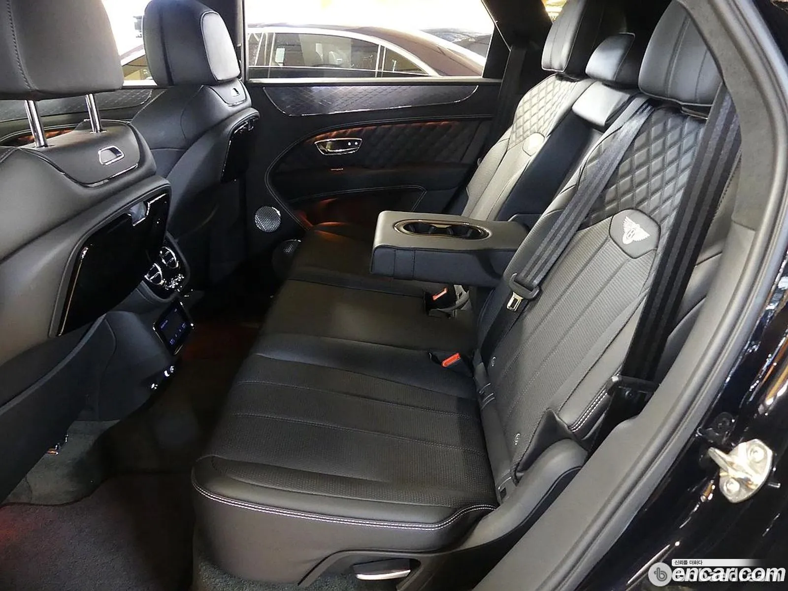 Bentley Bentayga 2023 — 8