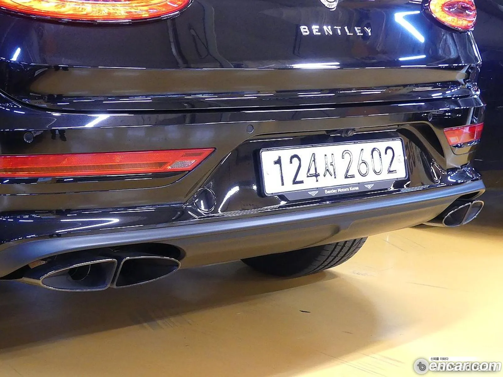 Bentley Bentayga 2023 — 18
