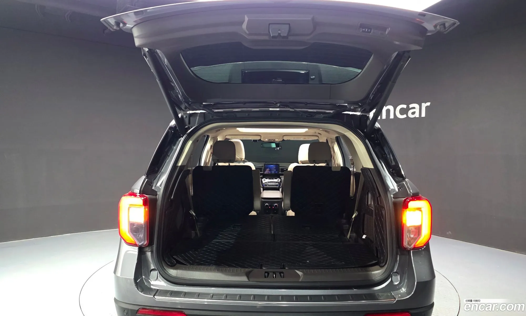 Ford Explorer 6th Gen 2021 1FM5K8HC9MGC03006 — 29