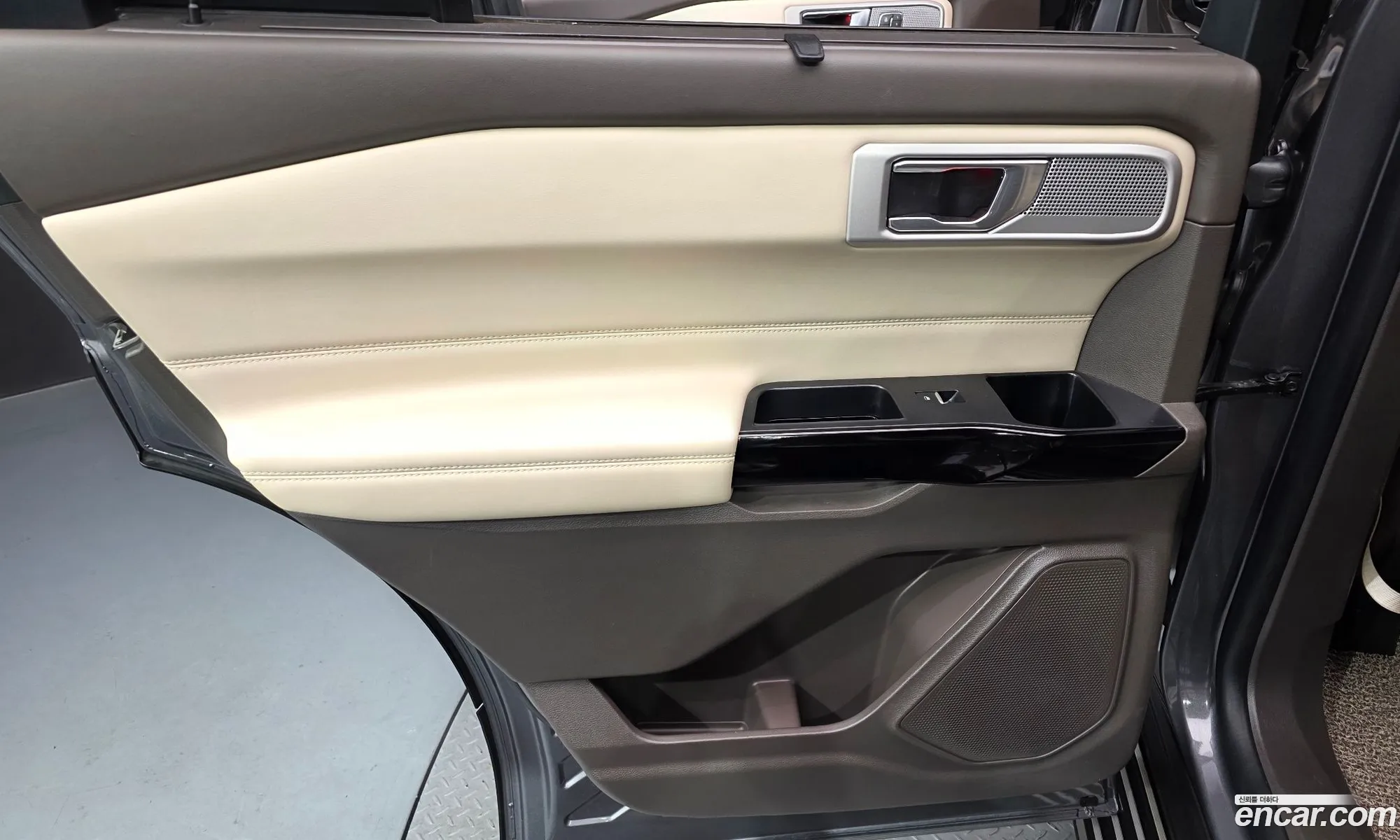 Ford Explorer 6th Gen 2021 1FM5K8HC9MGC03006 — 7
