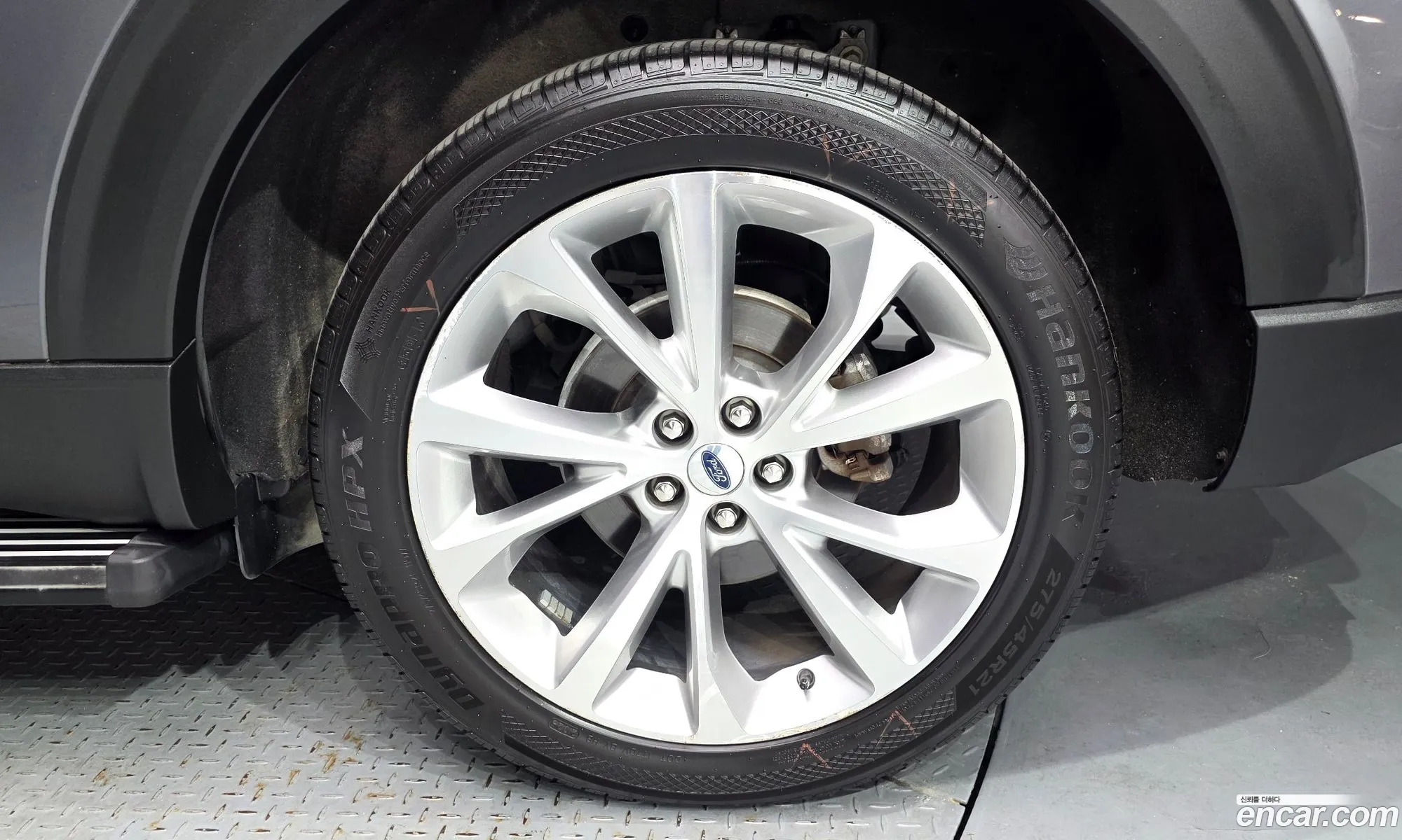 Ford Explorer 6th Gen 2021 1FM5K8HC9MGC03006 — 3