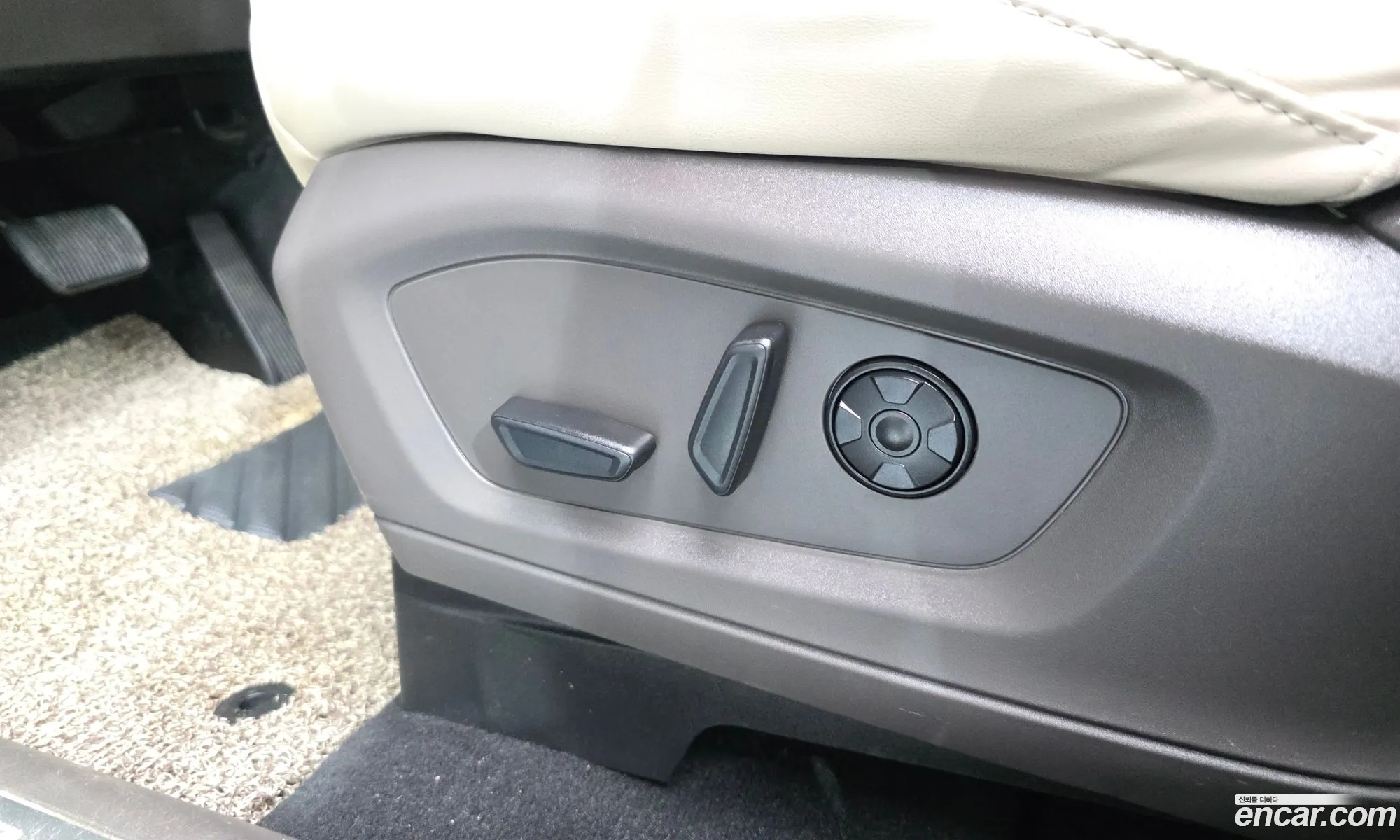 Ford Explorer 6th Gen 2021 1FM5K8HC9MGC03006 — 31