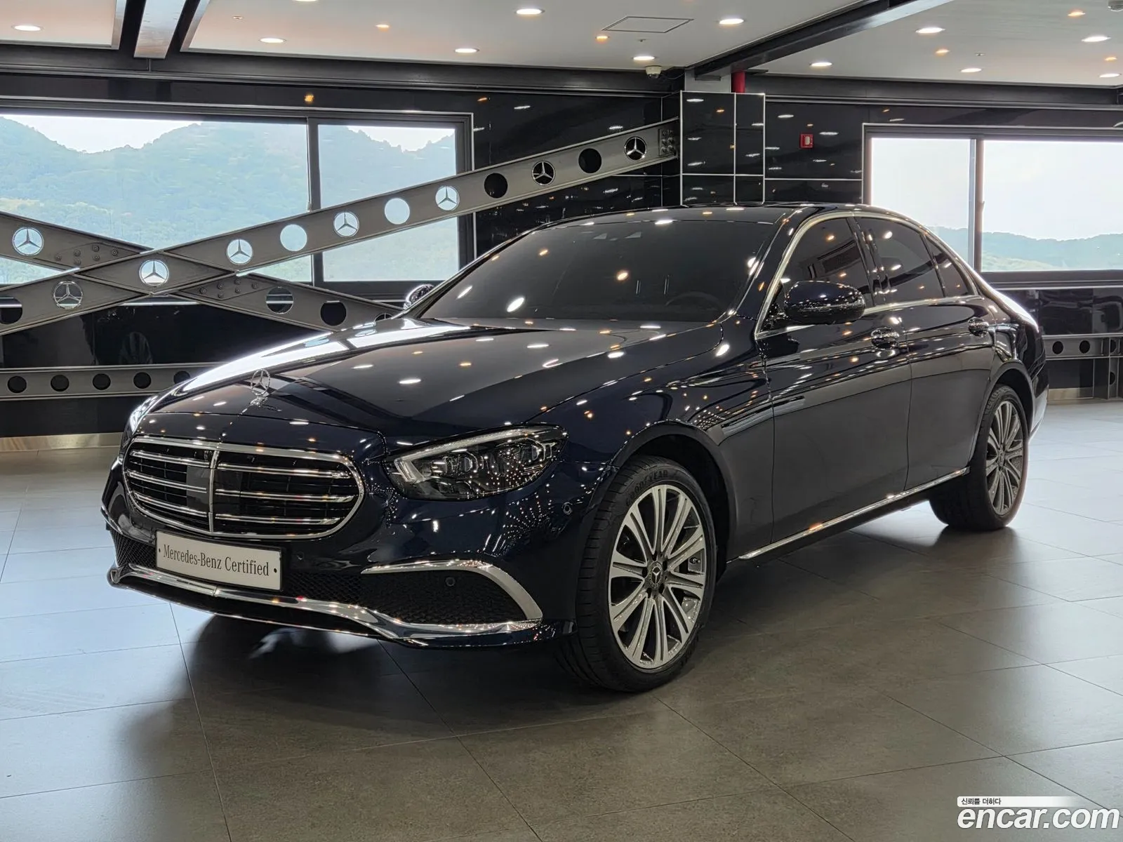 Mercedes-Benz E-Class W213 2022 — 14